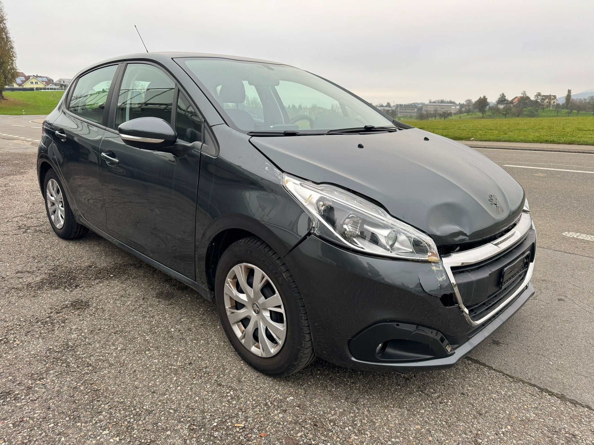 PEUGEOT 208 1.2 PureTech Active EAT6