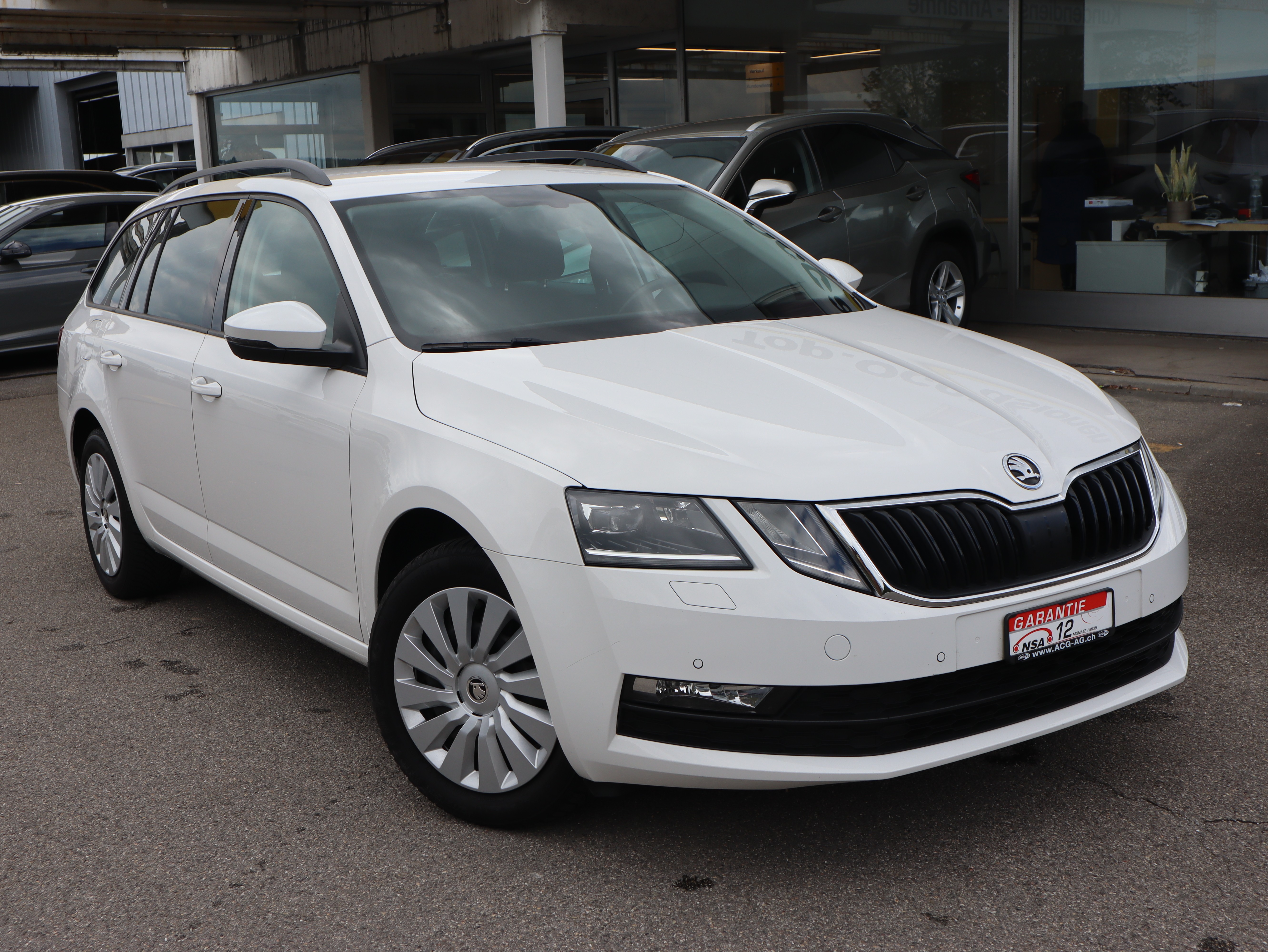 SKODA Octavia Combi 1.5 TSI Ambition DSG ** Gr-Navigation ** PDC ** Frisch ab MFK & Service **