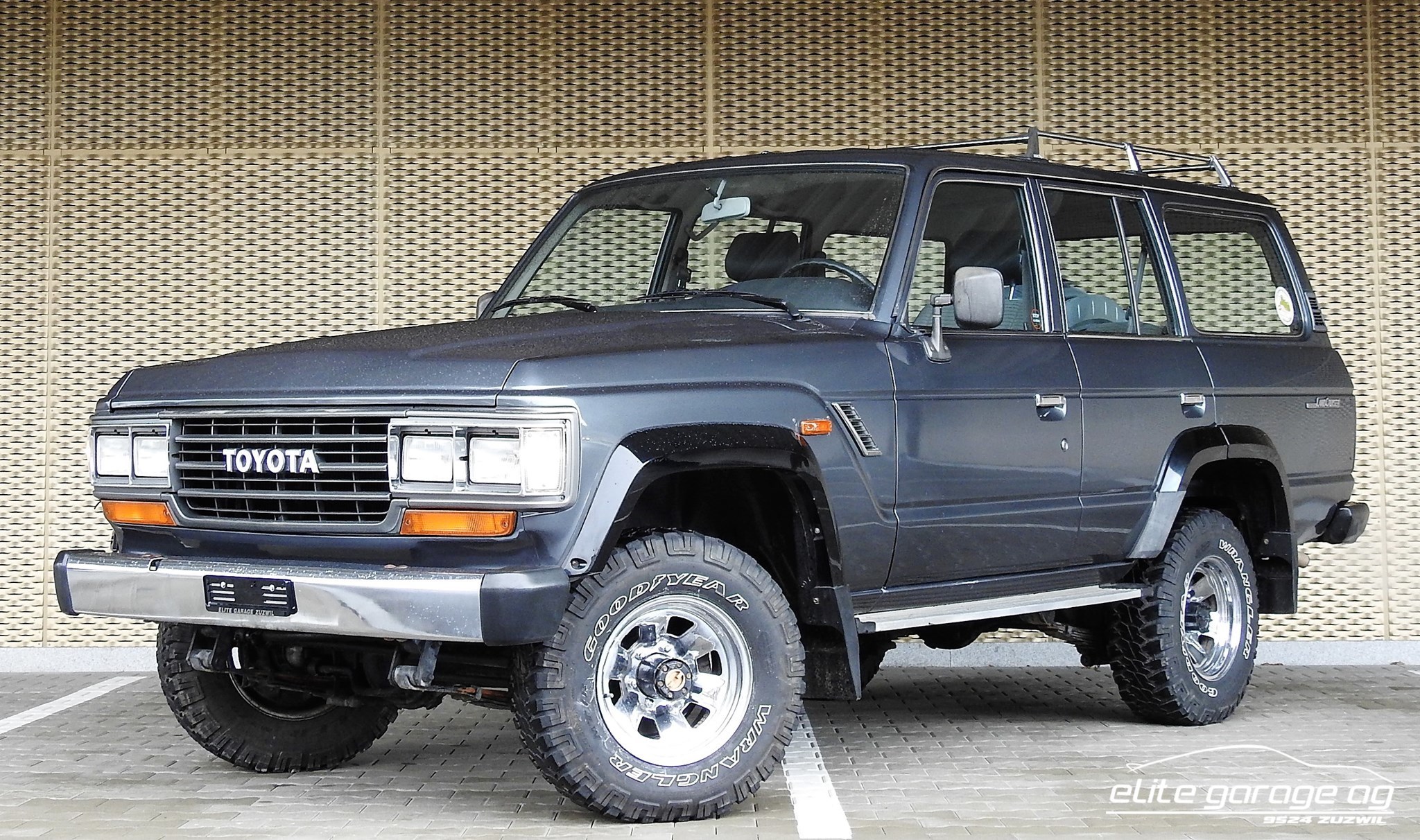 TOYOTA Land Cruiser FJ 62 LG-PNEW Station G