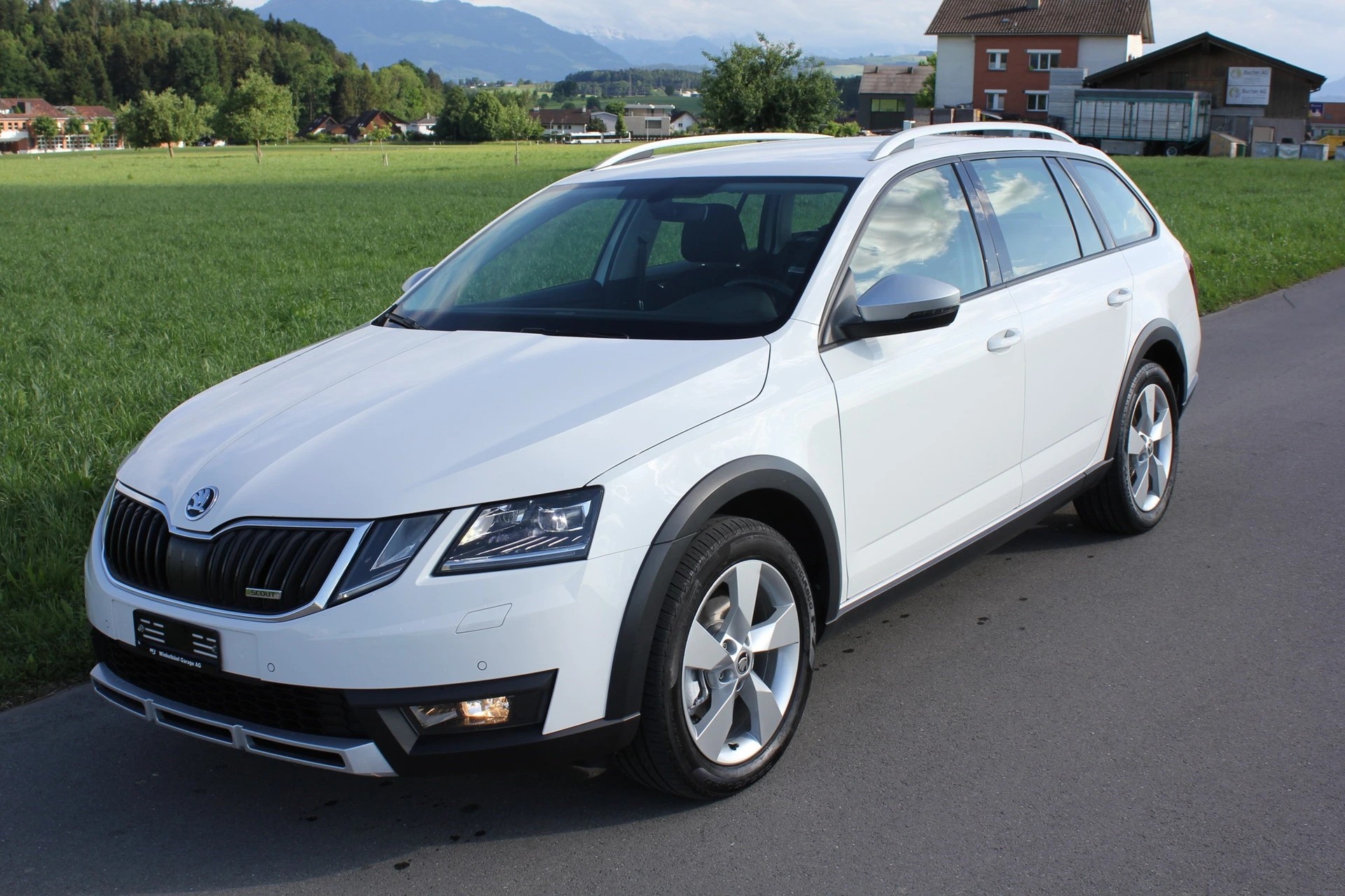 SKODA Octavia Combi 2.0 TDI Scout 4x4 **Anhängerkupplung**