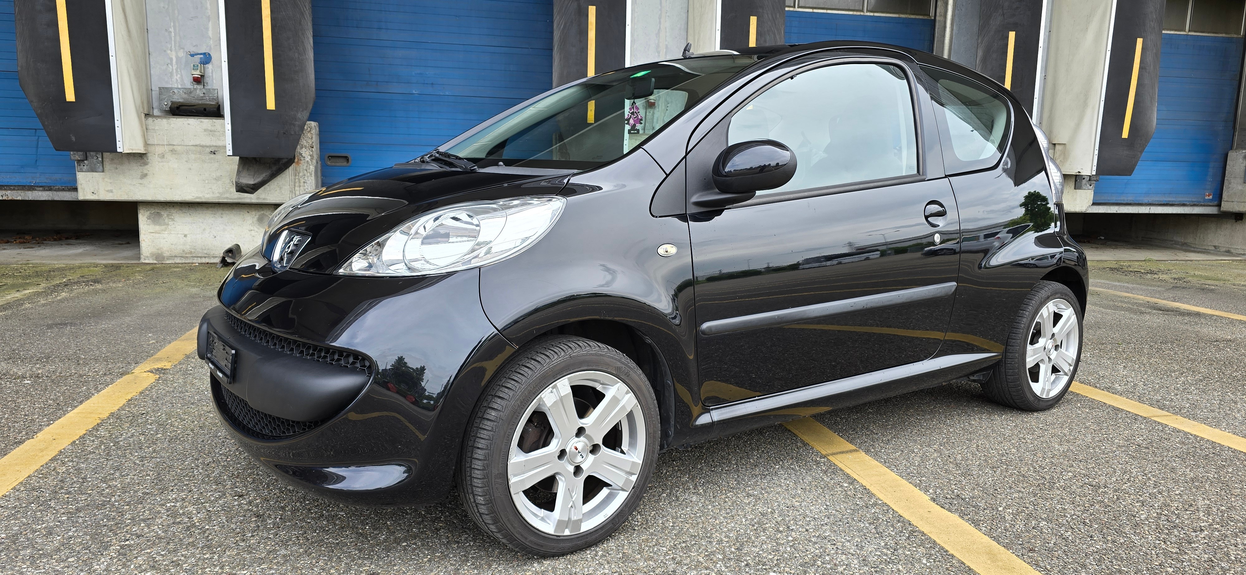 PEUGEOT 107 1.0 Trendy