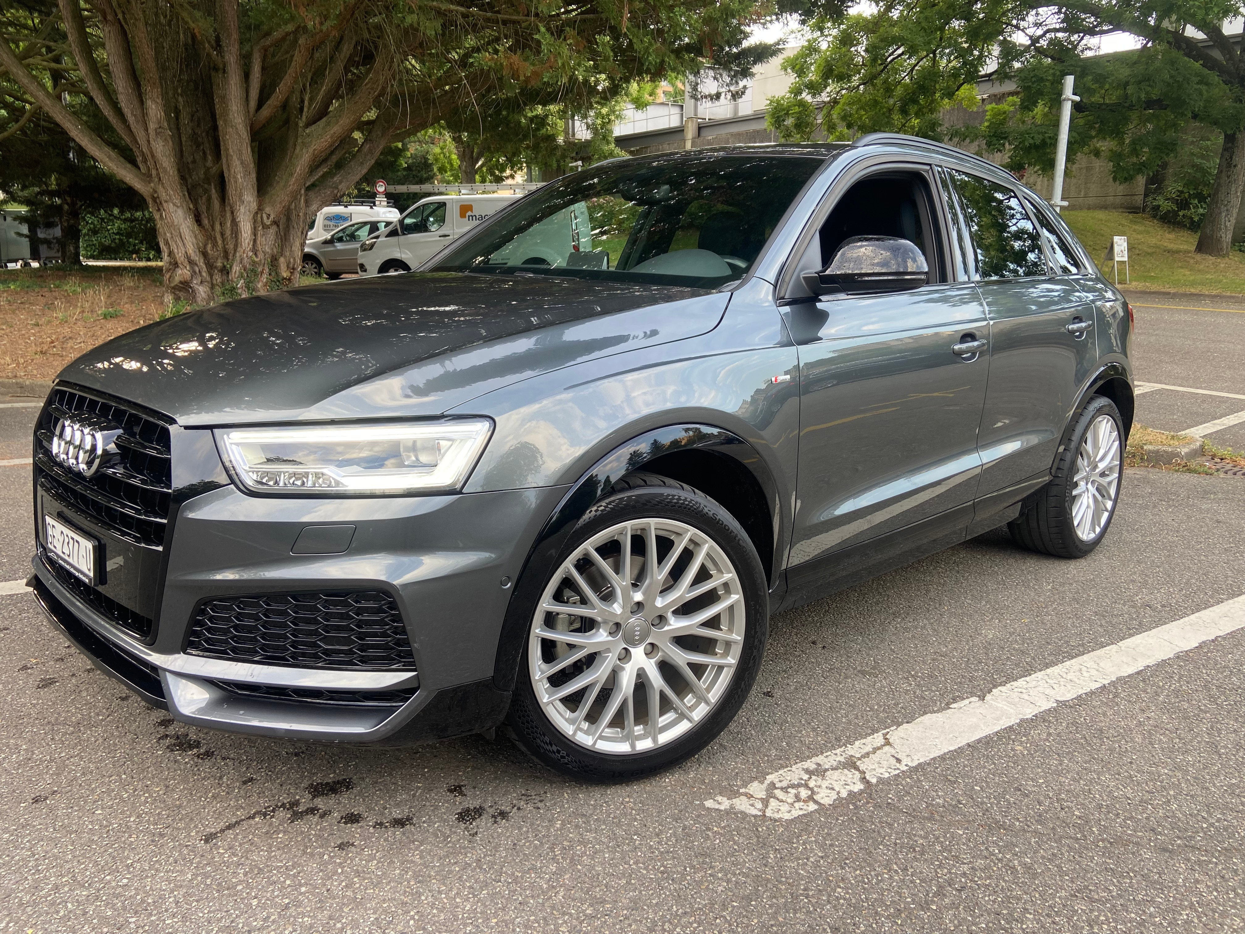 AUDI Q3 2.0 TFSI sport quattro S-tronic