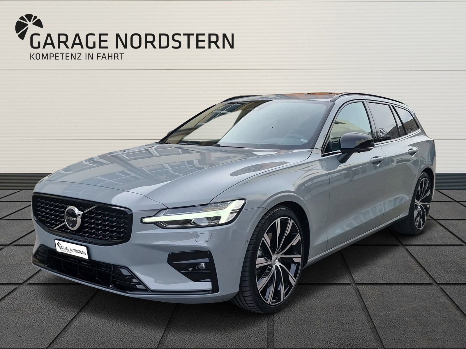 VOLVO V60 2.0 B4 Ultimate Dark