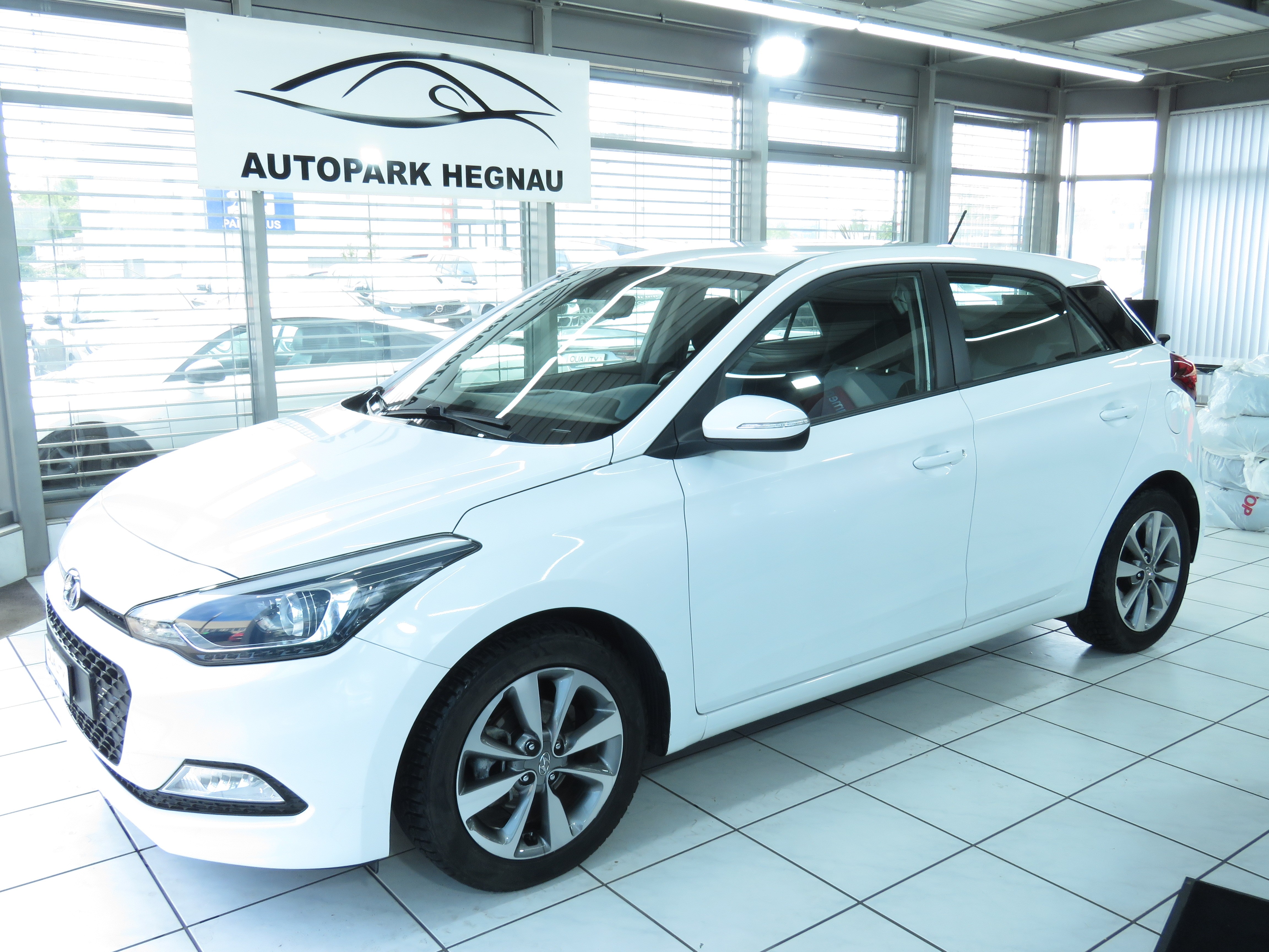 HYUNDAI i20 1.2 Amplia