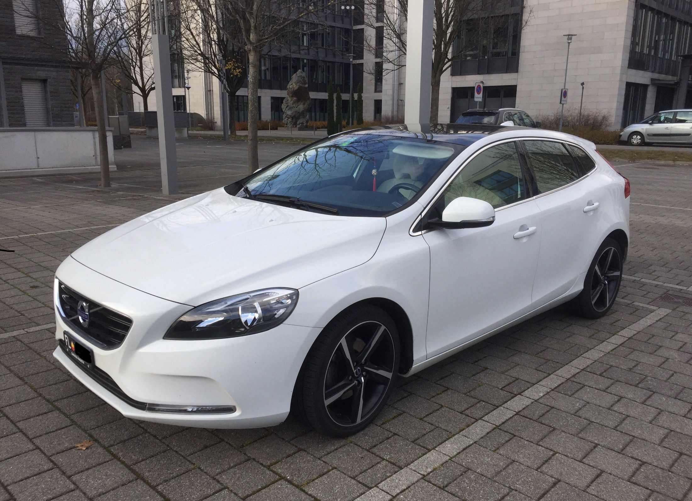 VOLVO V40 D2 Summum Powershift