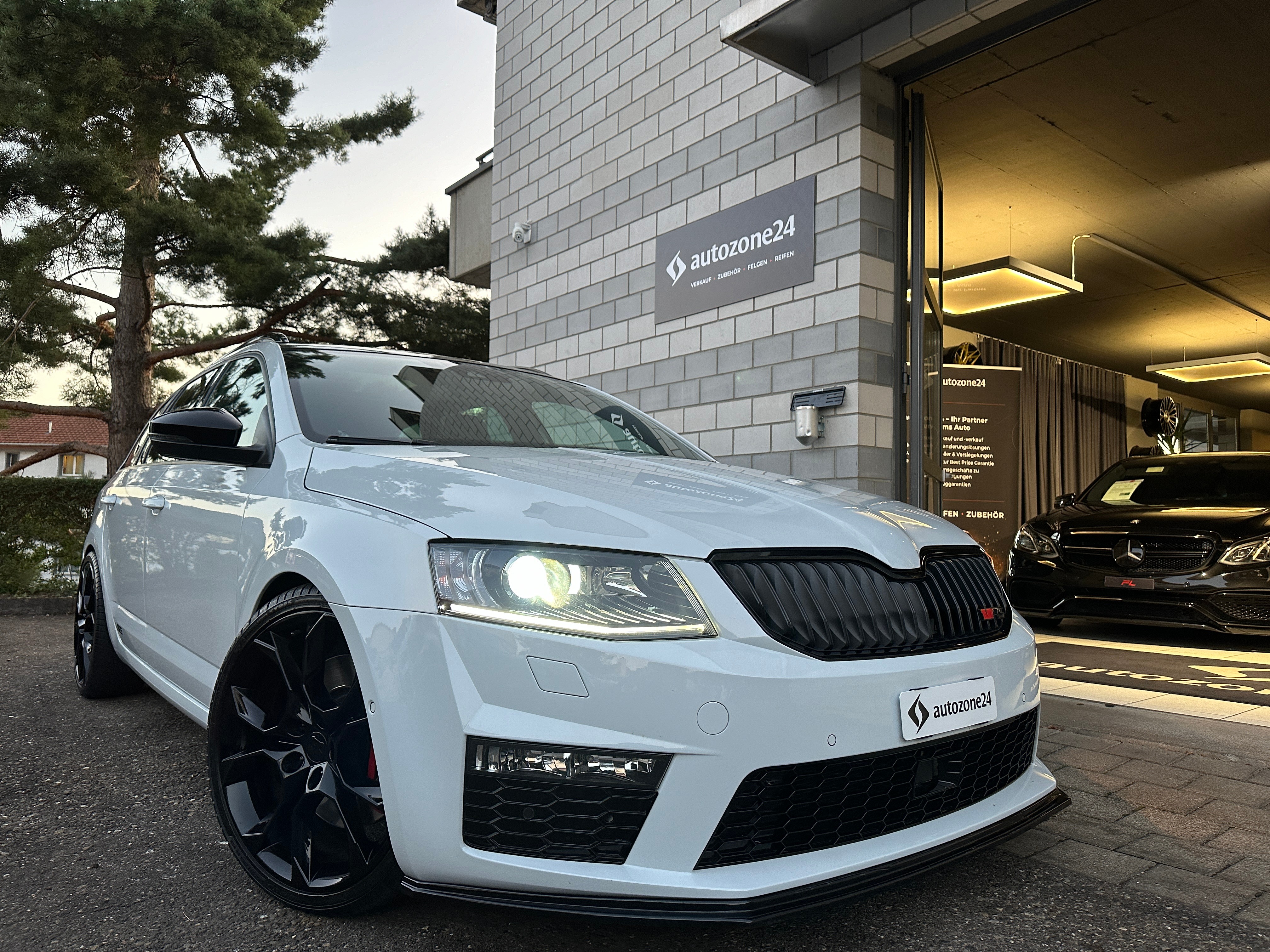 SKODA Octavia Combi 2.0 TSI RS230 DSG