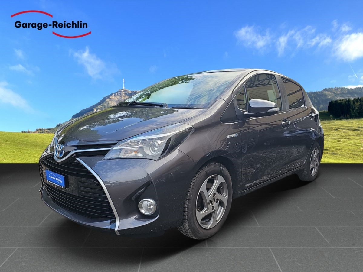 TOYOTA Yaris 1.5 VVT-i HSD Swiss Trend