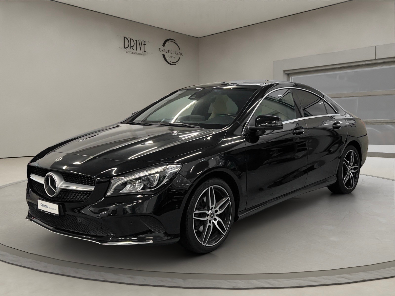 MERCEDES-BENZ CLA 200 Urban 7G-DCT