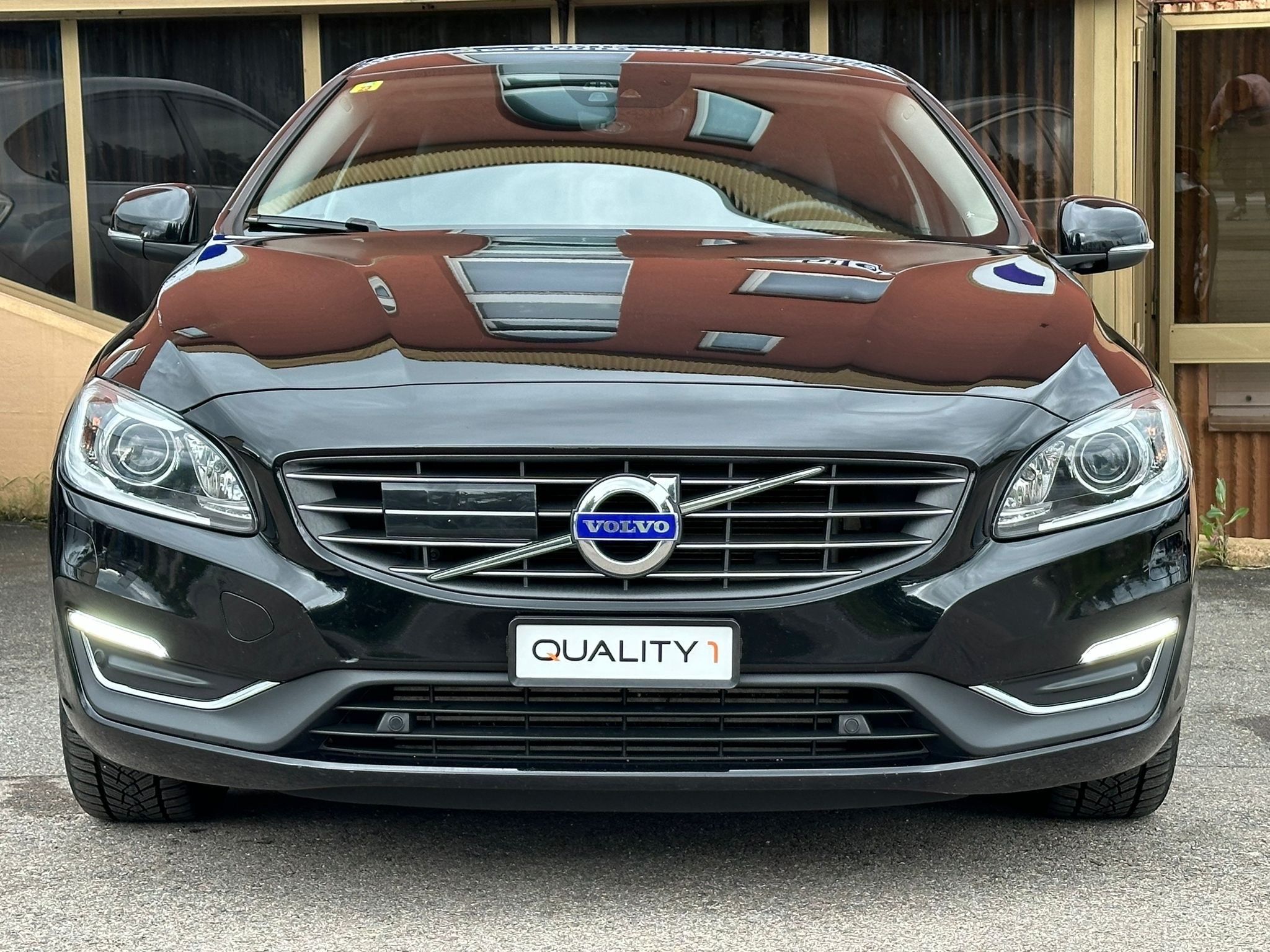 VOLVO V60 D4 AWD Momentum Geartronic