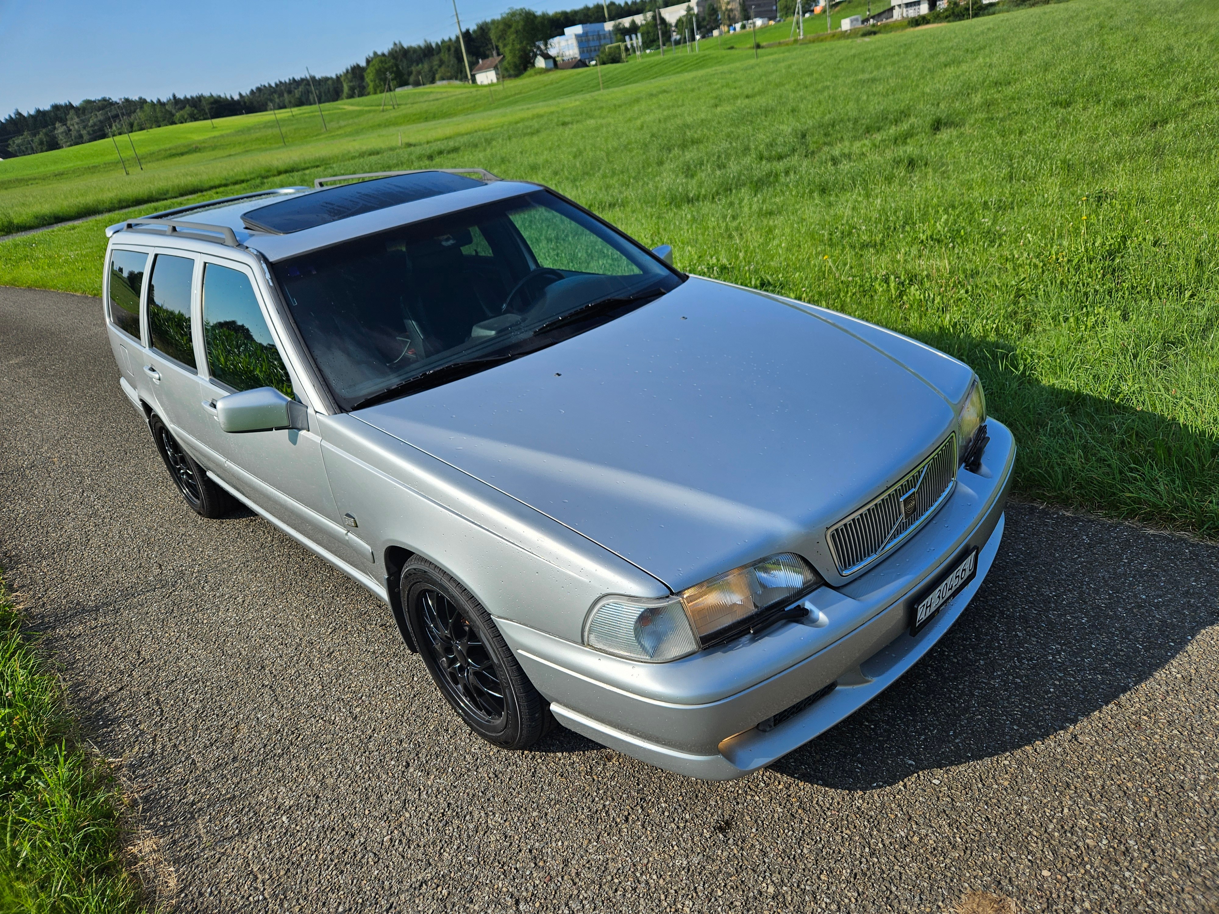 VOLVO V70 R AWD A