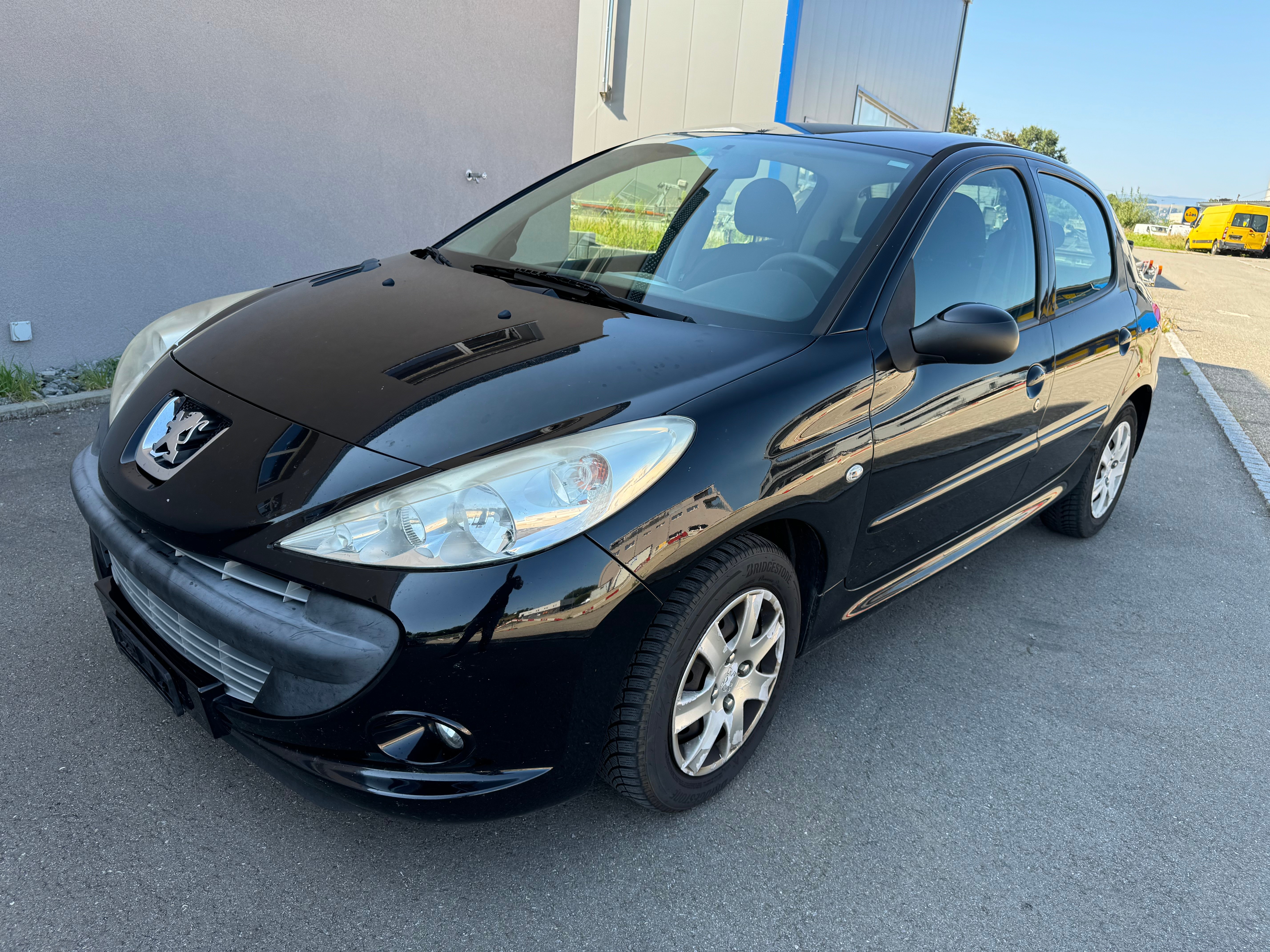 PEUGEOT 206