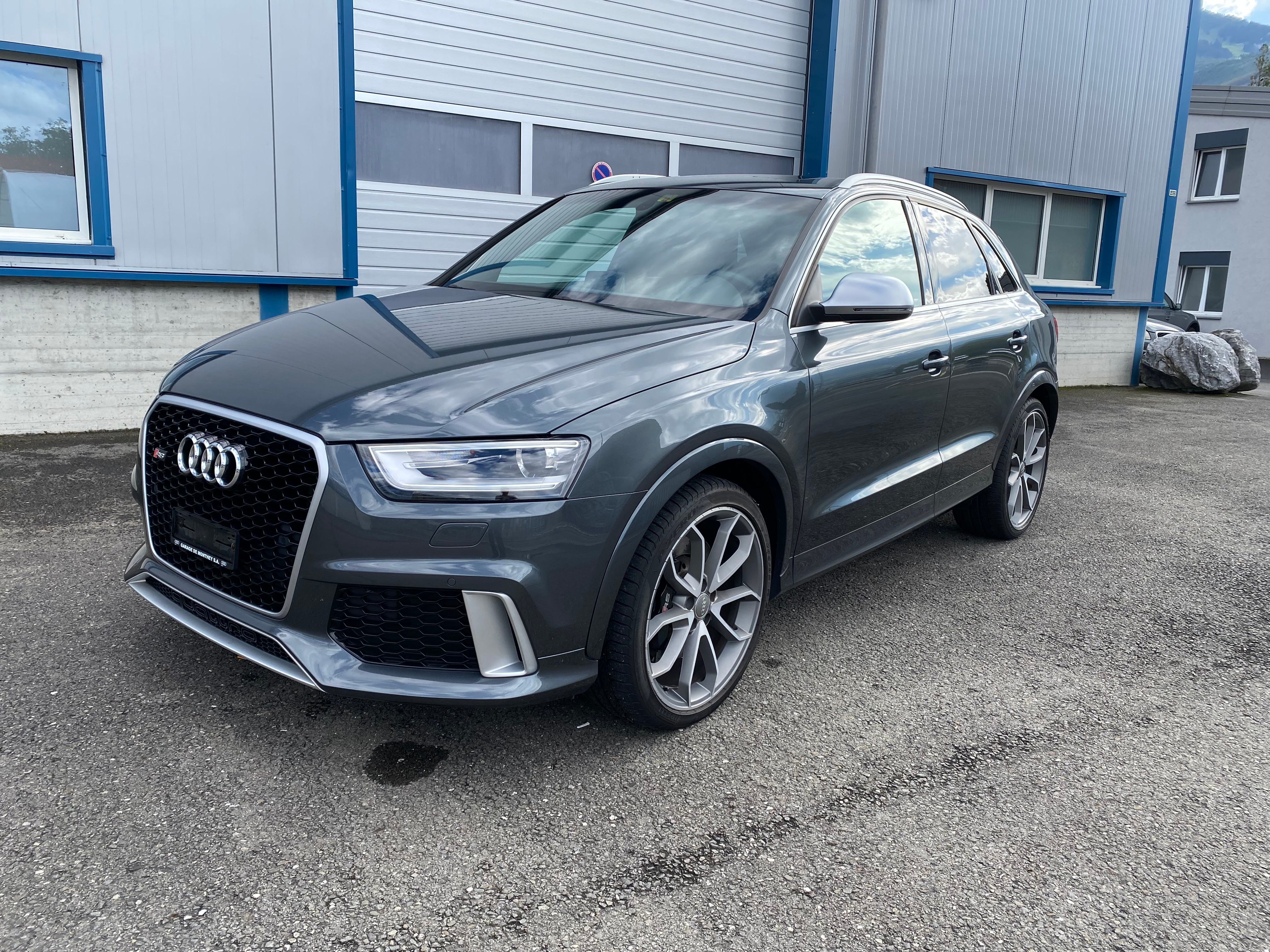 AUDI RS Q3 2.5 TFSI quattro S-tronic