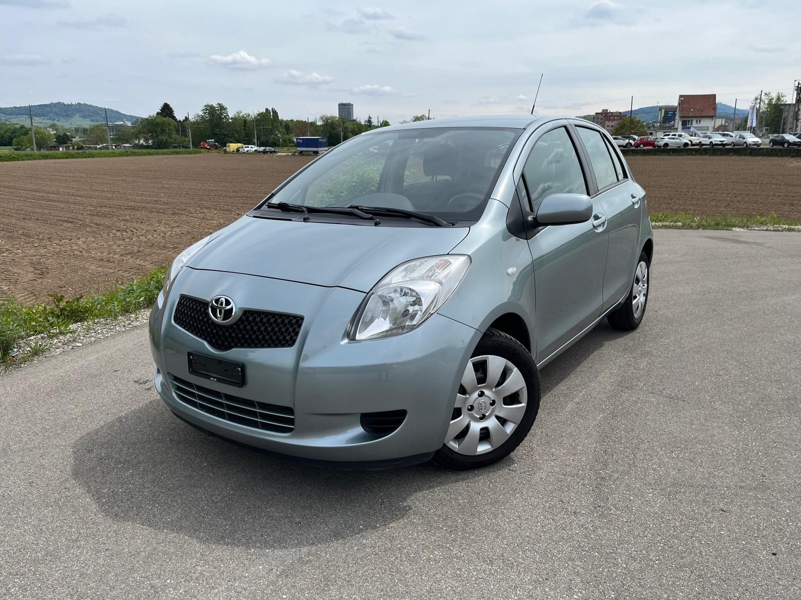 TOYOTA Yaris 1.3 Linea Luna