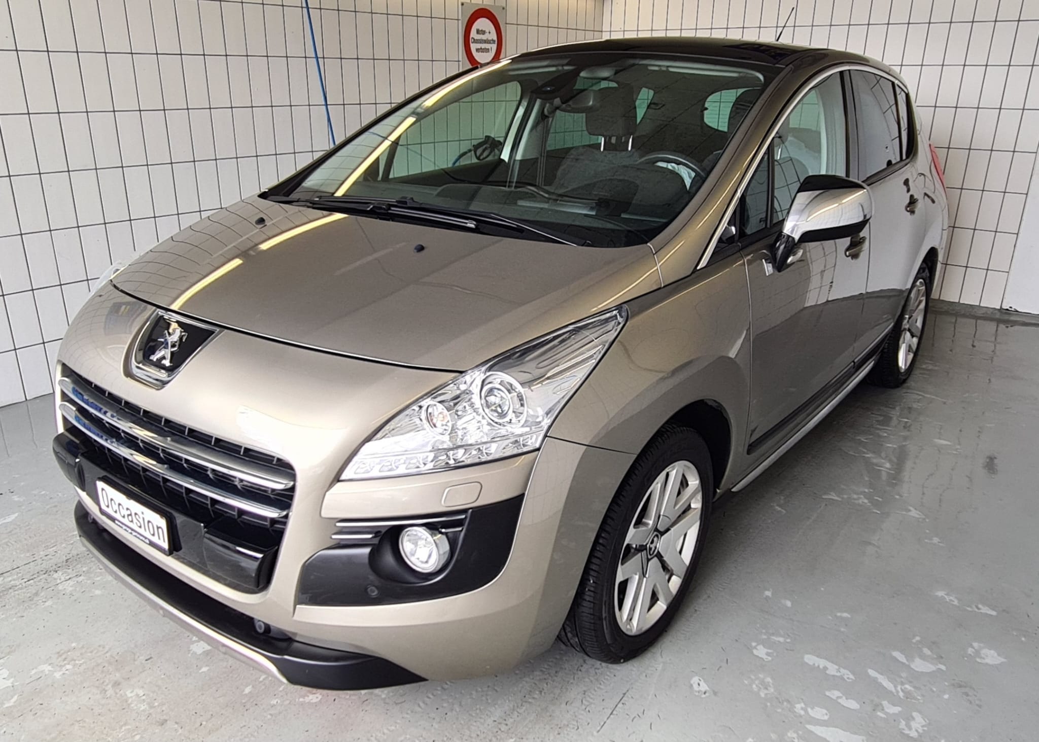 PEUGEOT 3008 HYbrid4 2.0 HDI EGS6