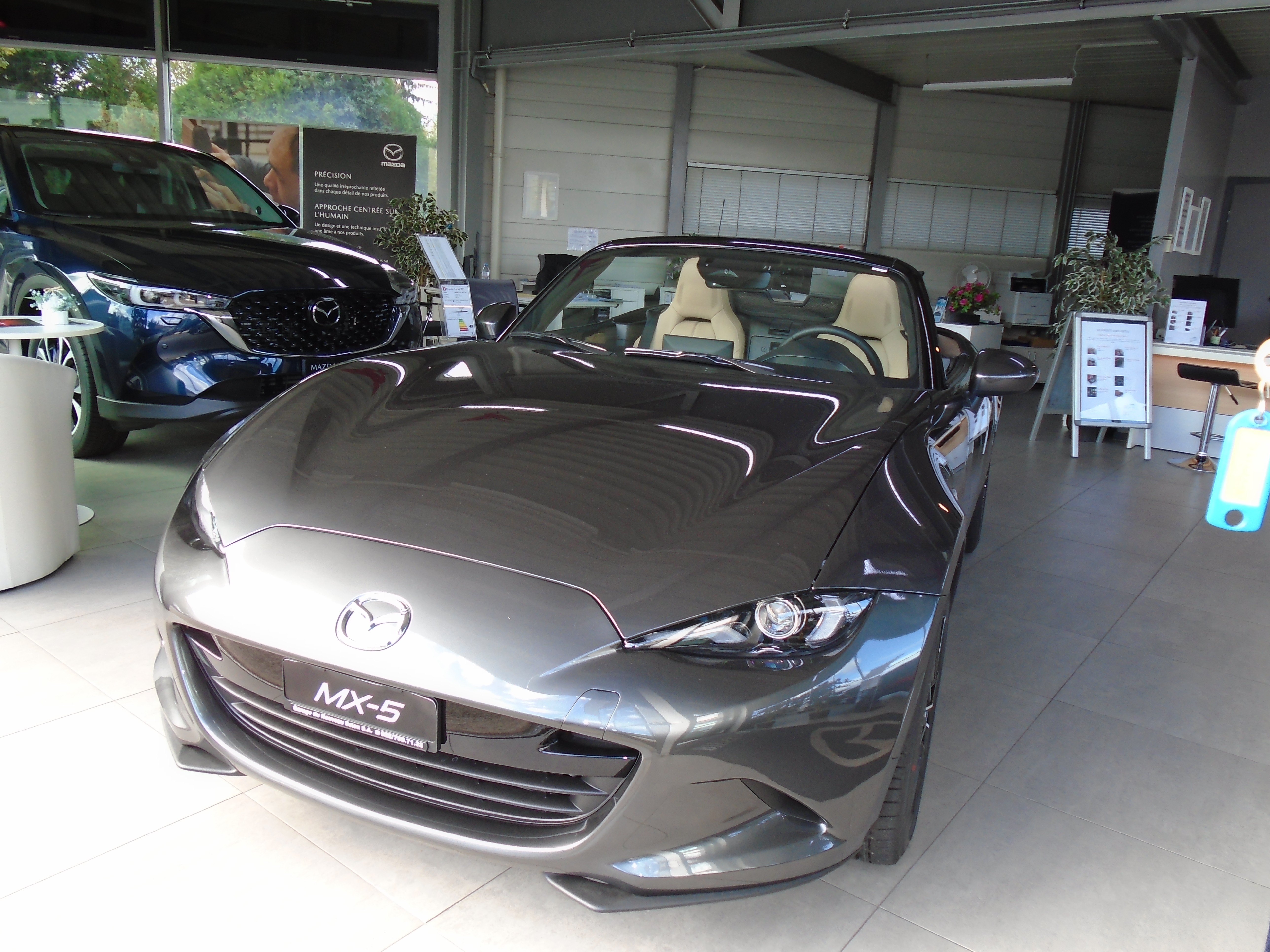 MAZDA MX-5 Skyactiv-G 184 Kazari