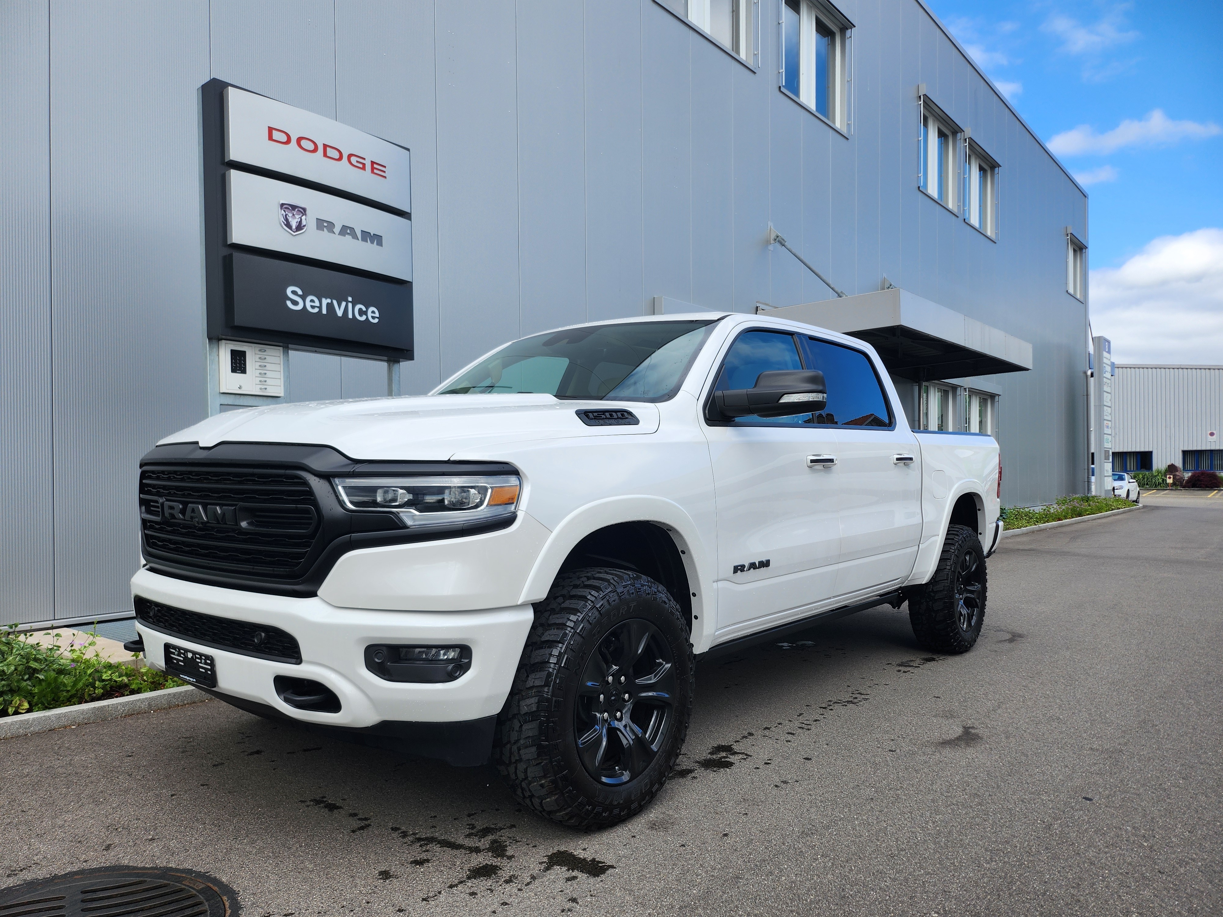 DODGE Ram 1500 5.7 4x4 Crew Cab Limited