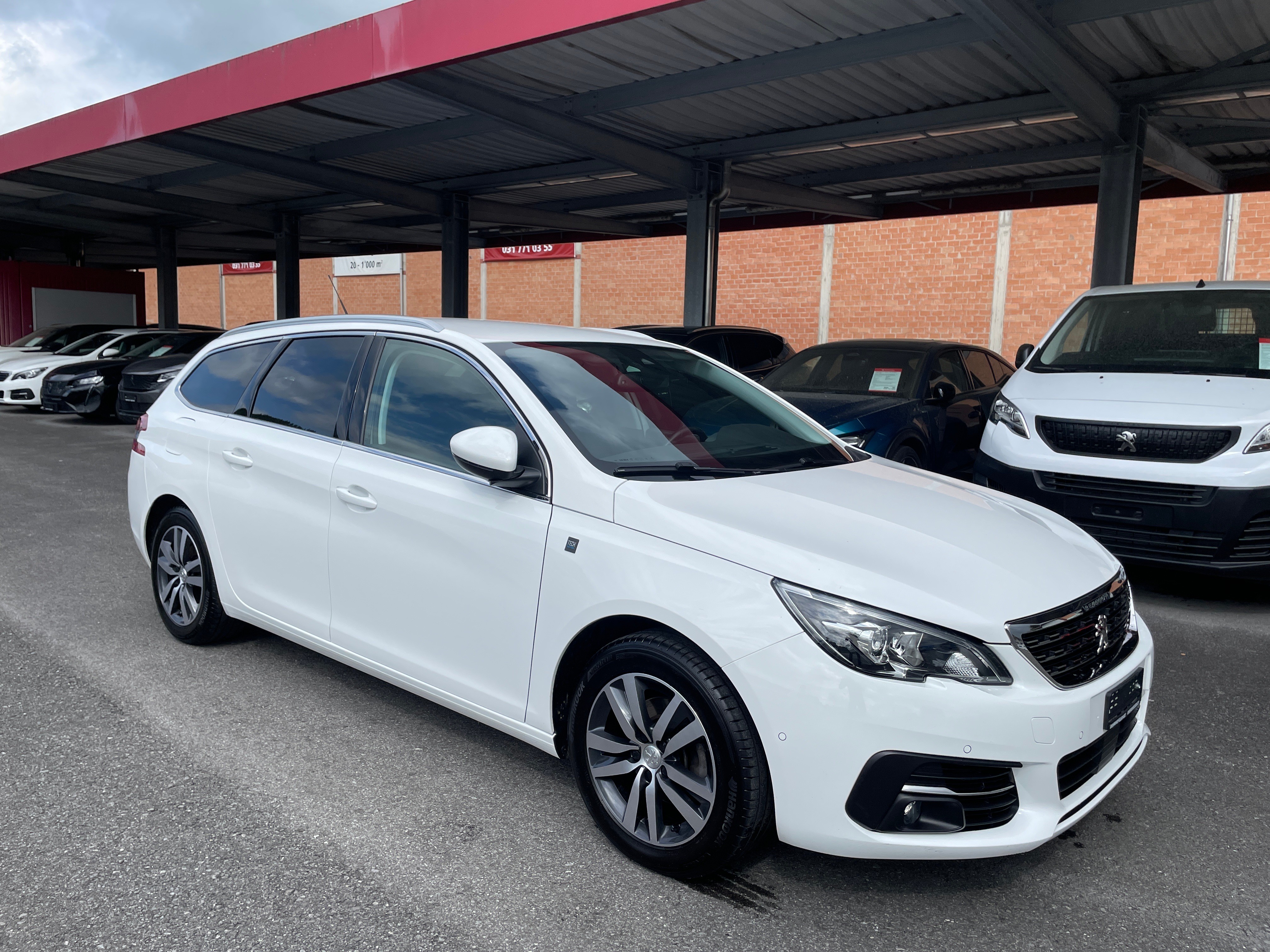 PEUGEOT 308 SW 1.5 BlueHDI Tech Edition EAT8