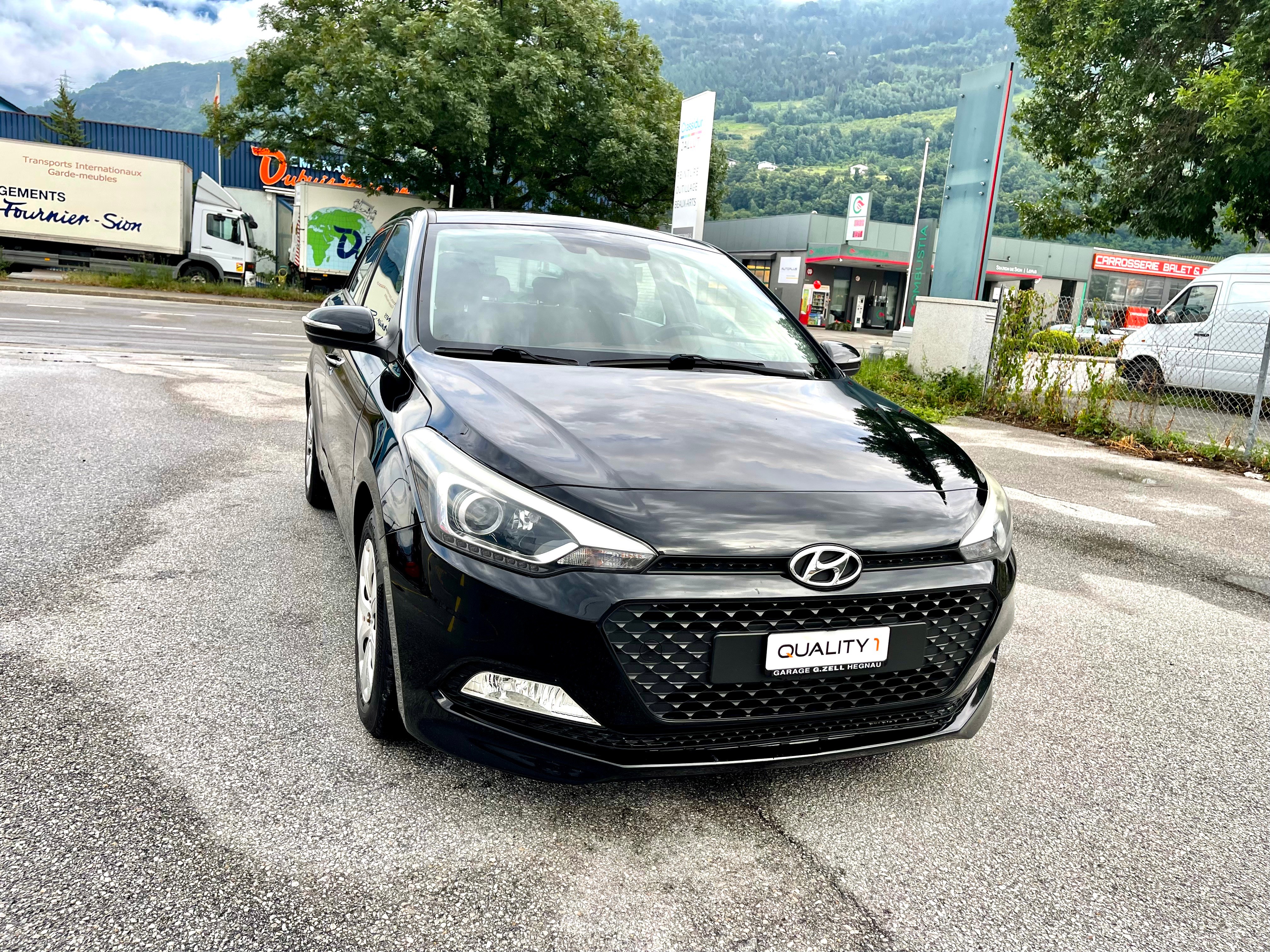 HYUNDAI i20 1.0 T-GDi Amplia