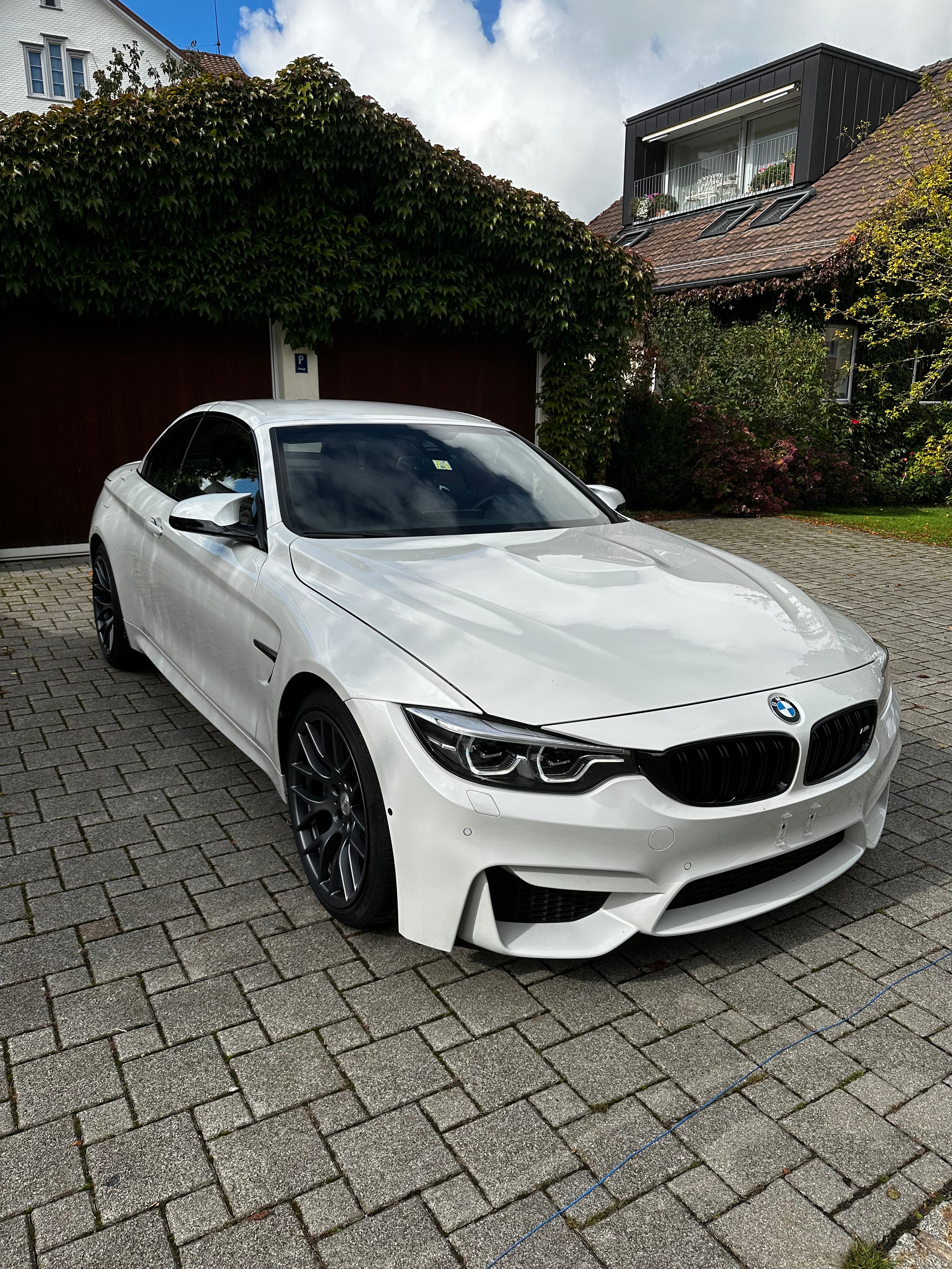 BMW M4 Cabriolet Drivelogic M Competition