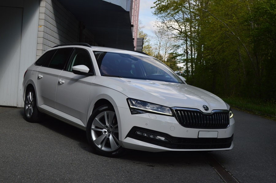 SKODA Superb Combi 2.0 TDi Ambition 4x4 DSG