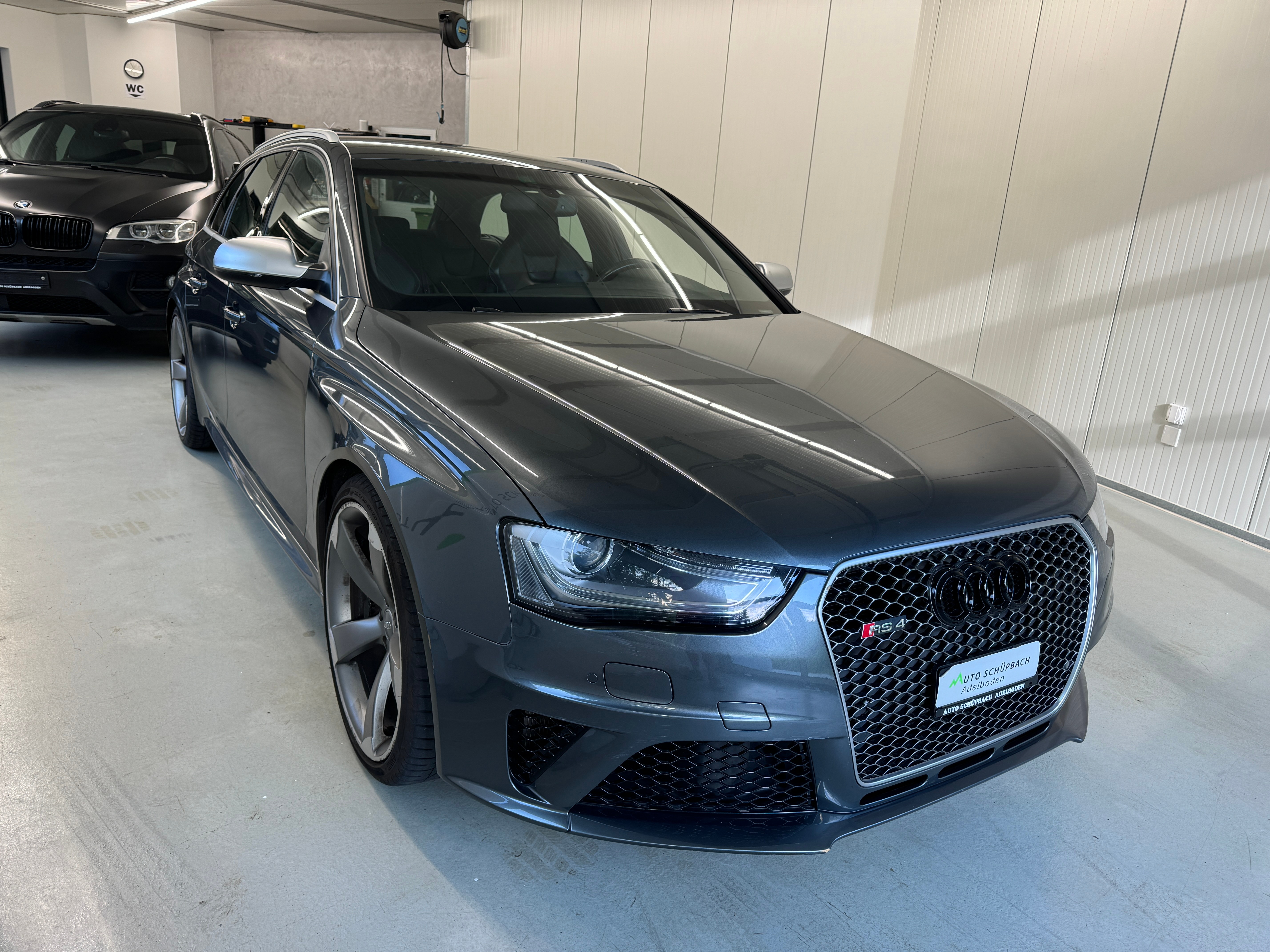 AUDI RS4 Avant 4.2 FSI V8 quattro S-tronic