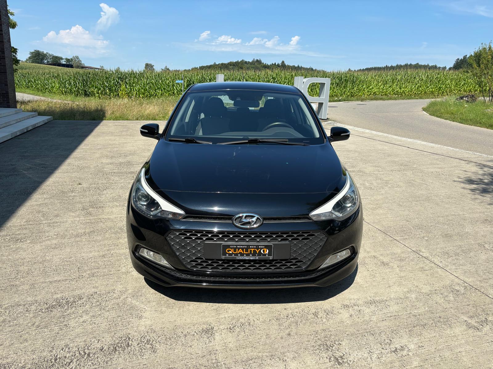 HYUNDAI i20 1.2 Amplia