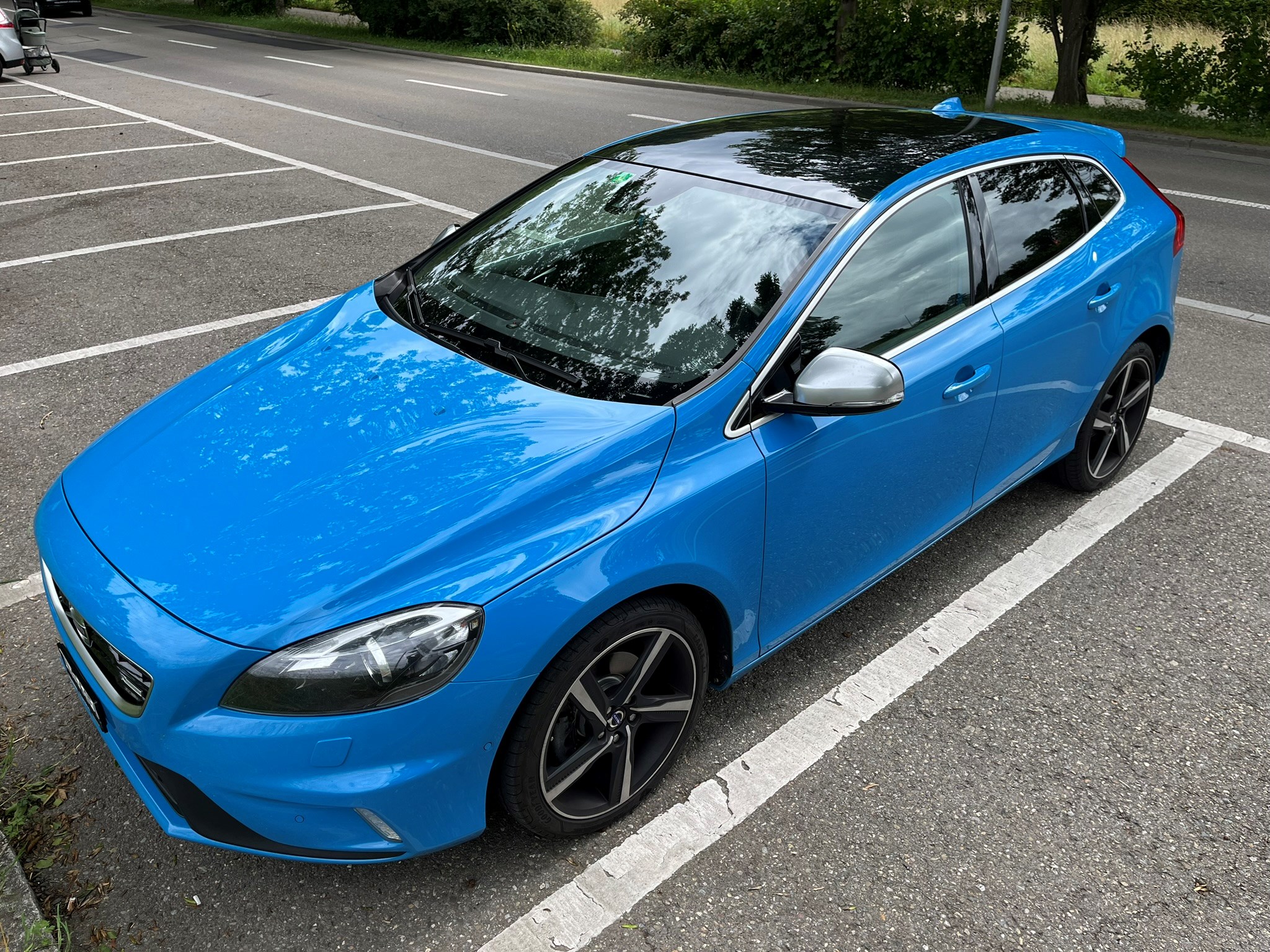 VOLVO V40 T4 R-Design