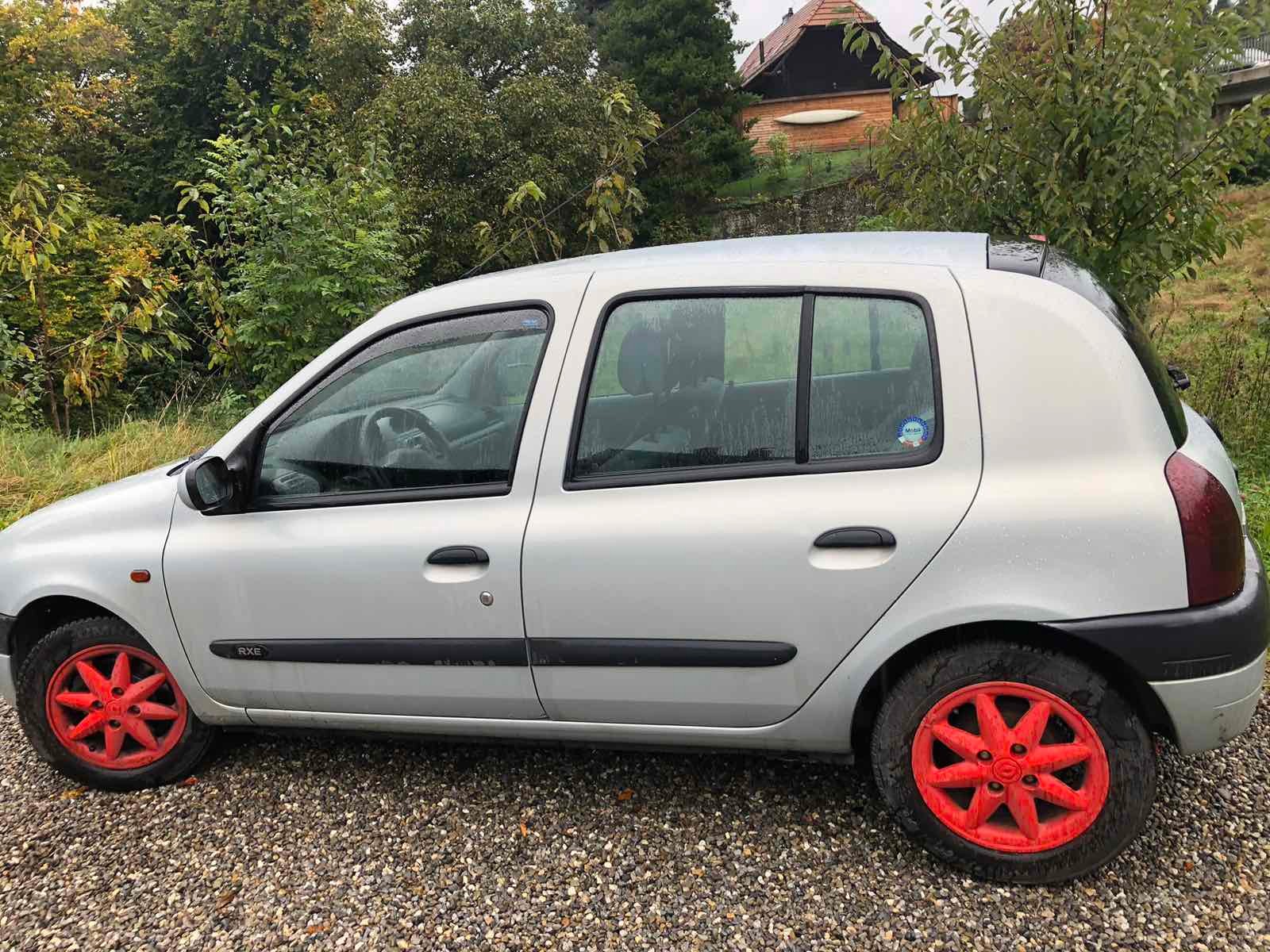 RENAULT Clio 1.6 16V RXE Advant.