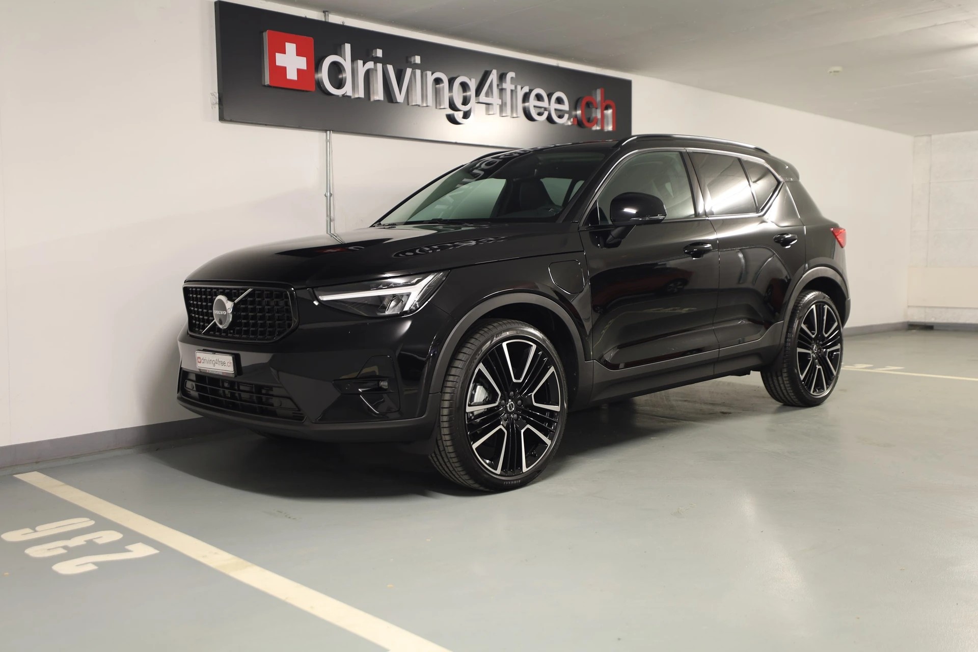 VOLVO XC40 B4 Benzin Mild Hybrid AWD Ultim. Dark DCT