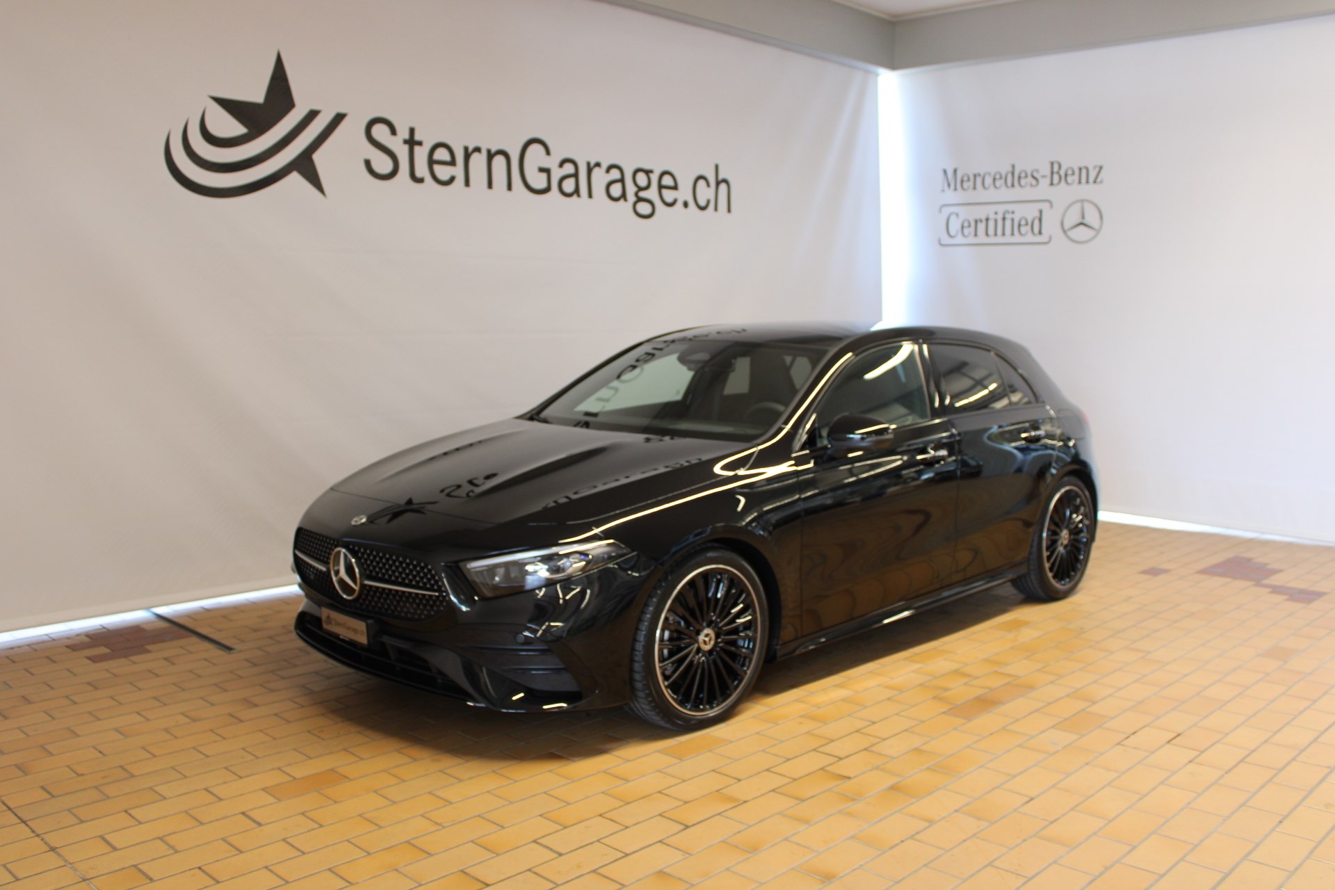 MERCEDES-BENZ A 220 4Matic AMG Line