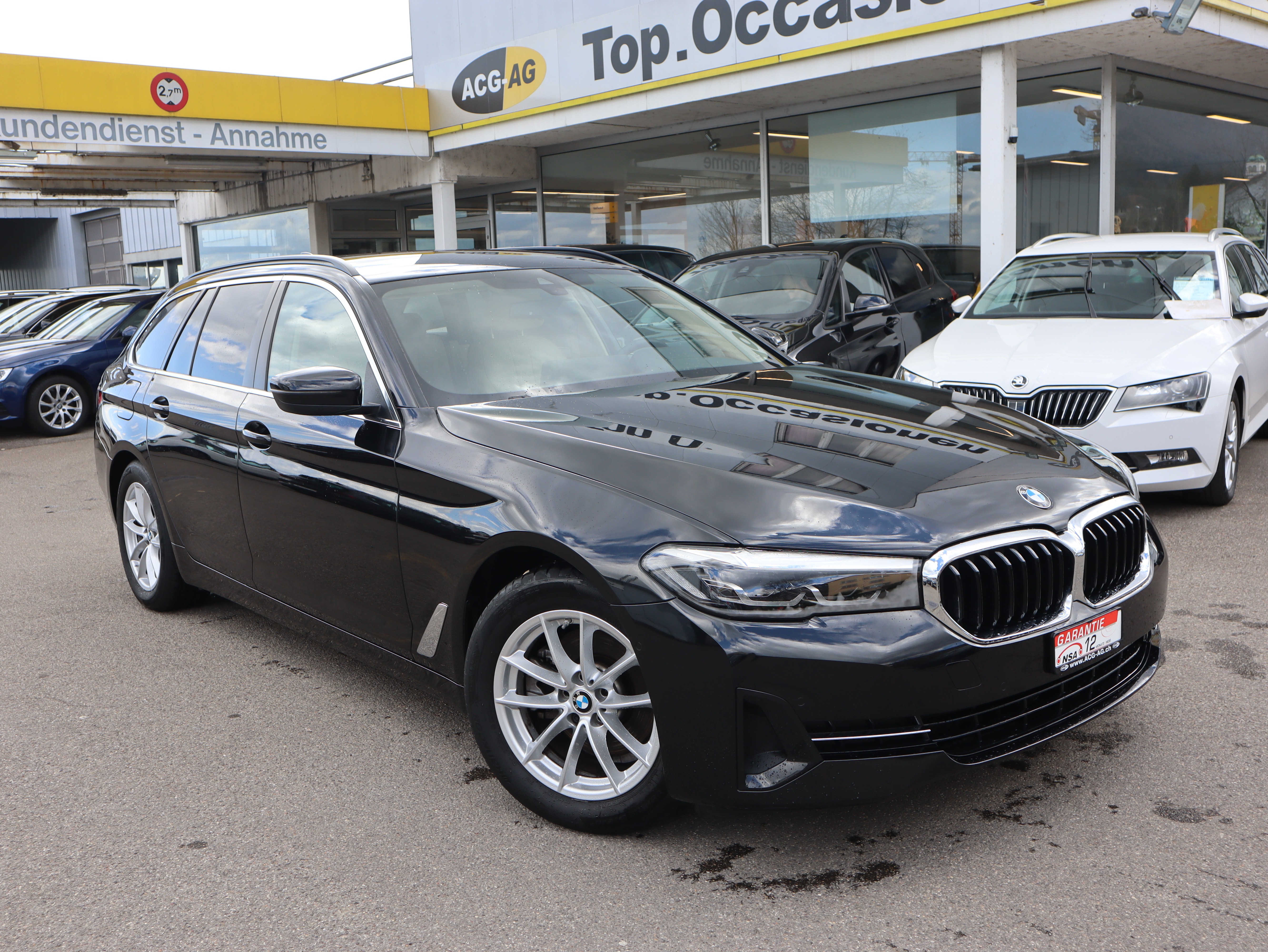 BMW 520d xDrive 48V Touring Steptronic ** Voll-Leder Ausstattung ** Neues Modell ** Cockpit ** Gr-Navigation **