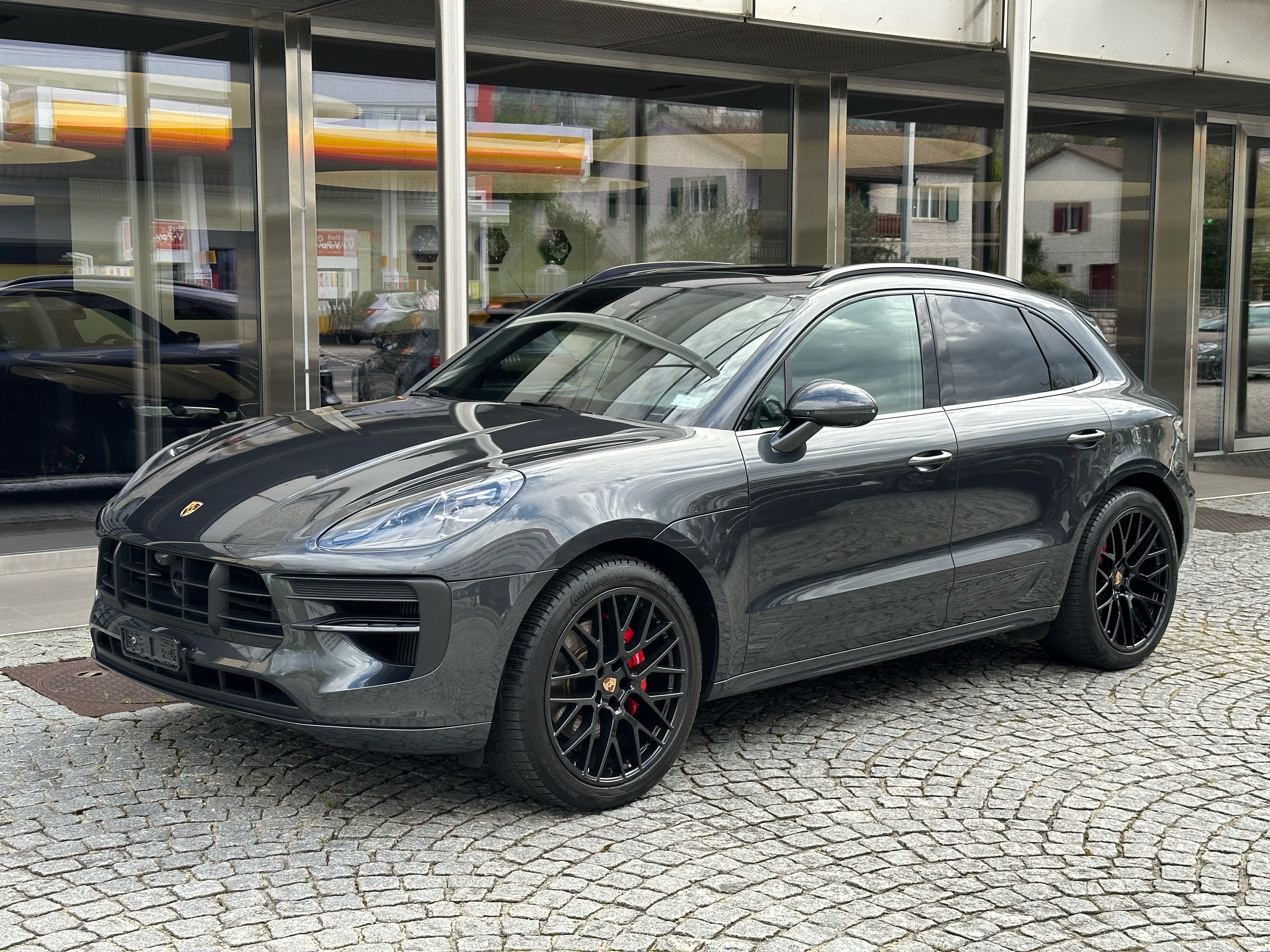 PORSCHE Macan GTS