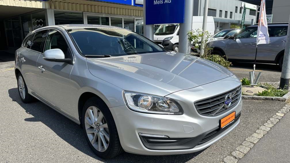 VOLVO V60 2.4 D5 Momentum 4x4