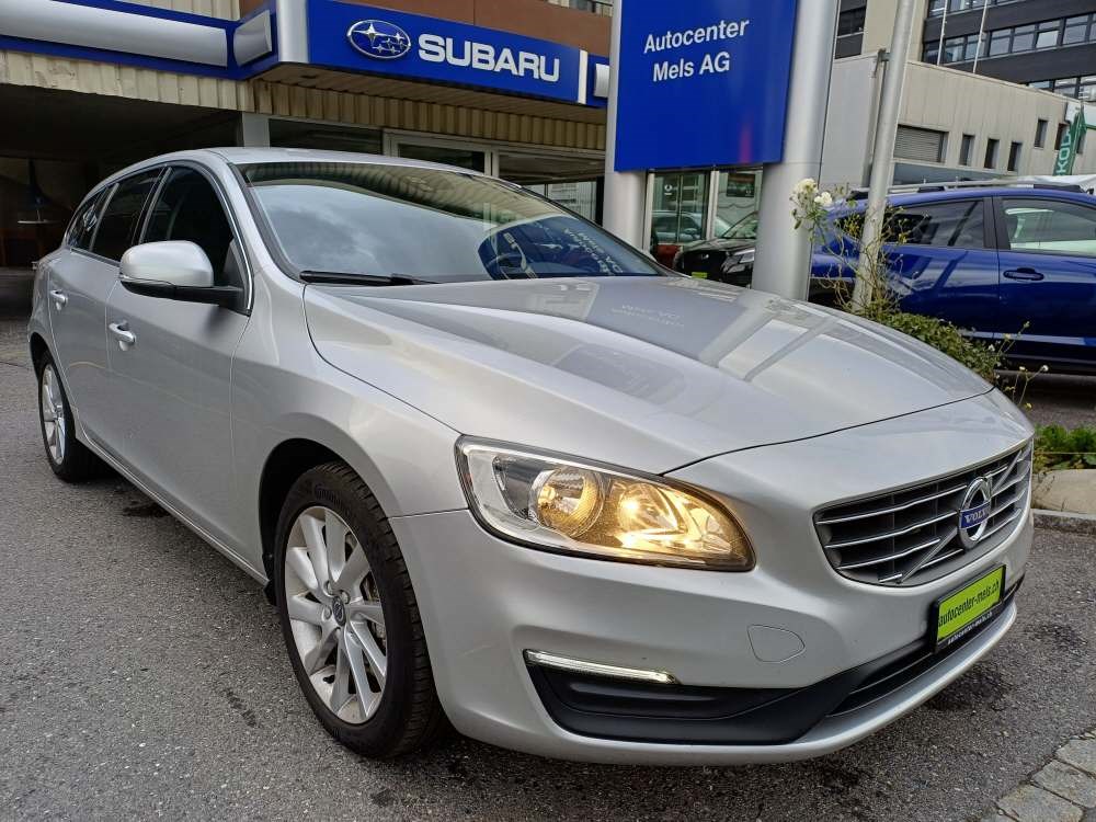 VOLVO V60 2.4 D5 Momentum 4x4