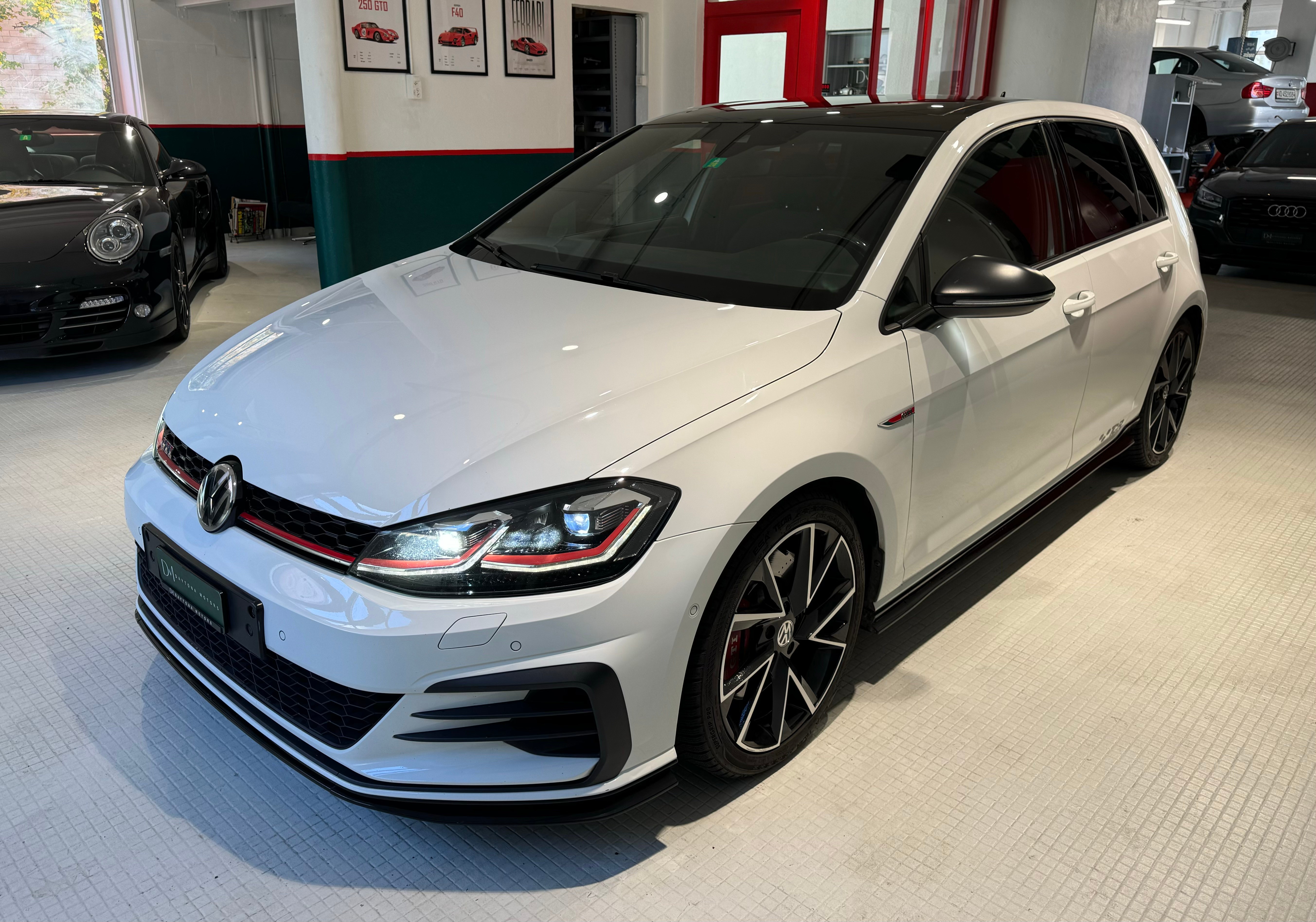 VW Golf 2.0 TSI GTI TCR DSG