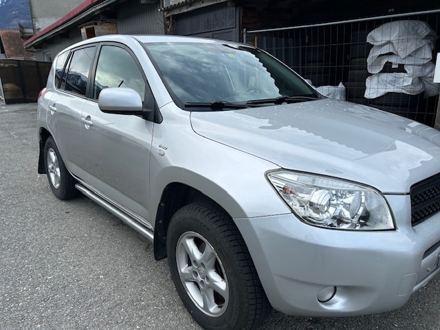 TOYOTA RAV-4 2.2D-4 D Linea Sol