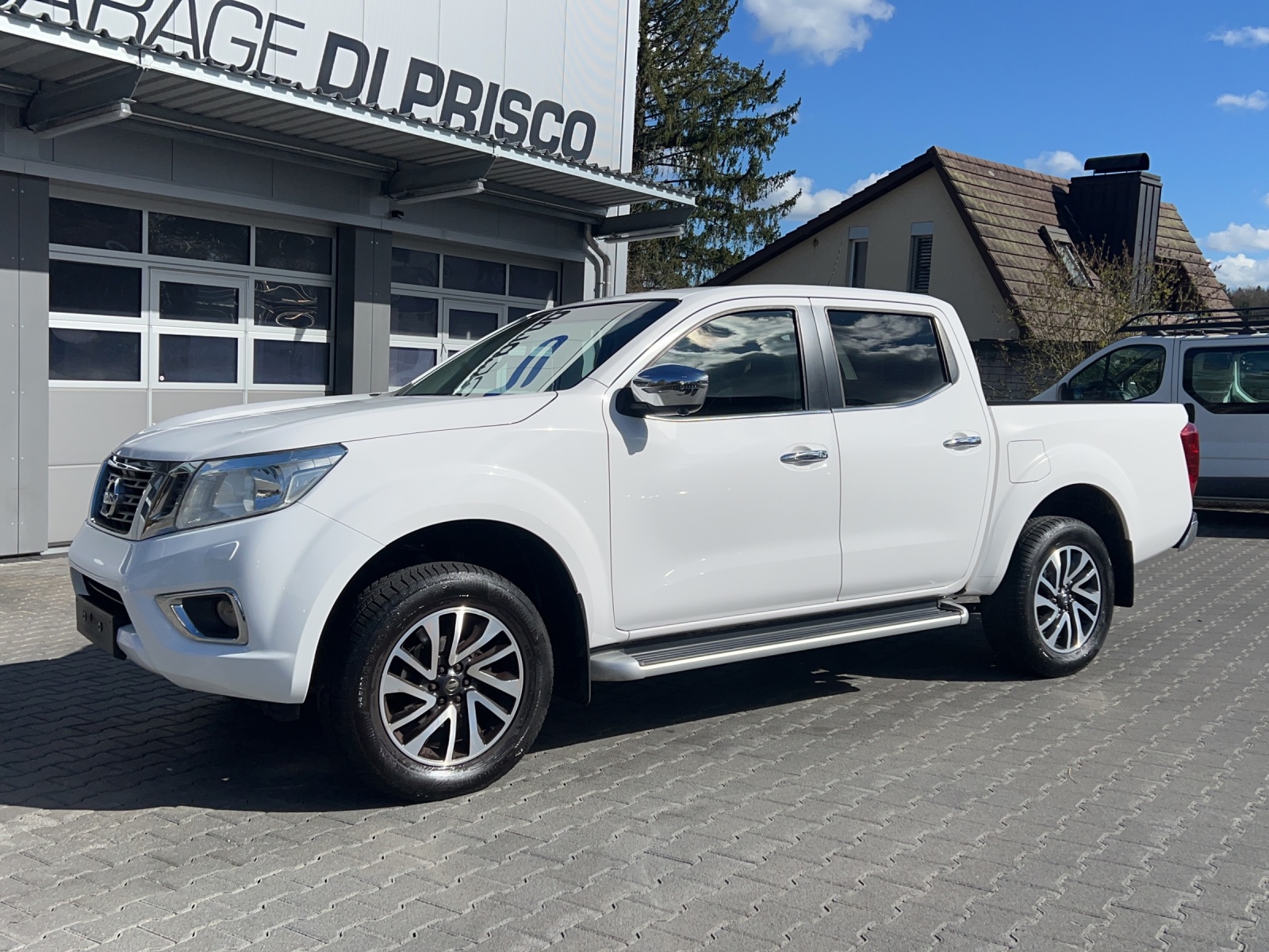 NISSAN Navara Double Cab Tekna 2.3 dCi 4WD Automatic