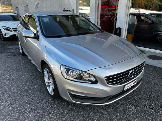 VOLVO V60 D4