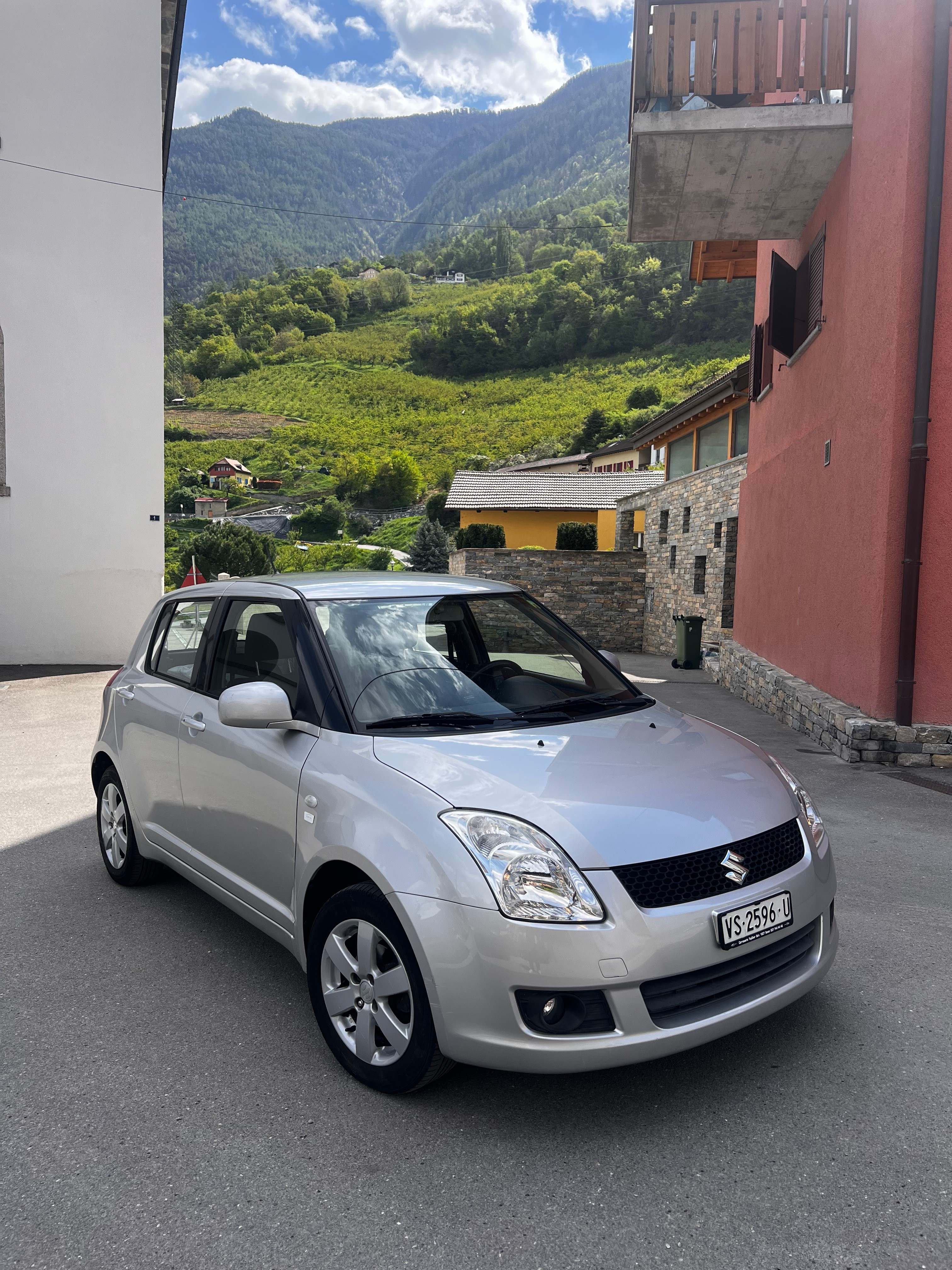 SUZUKI Swift 1.3i 16V GL Top Piz Sulai LE 4x4