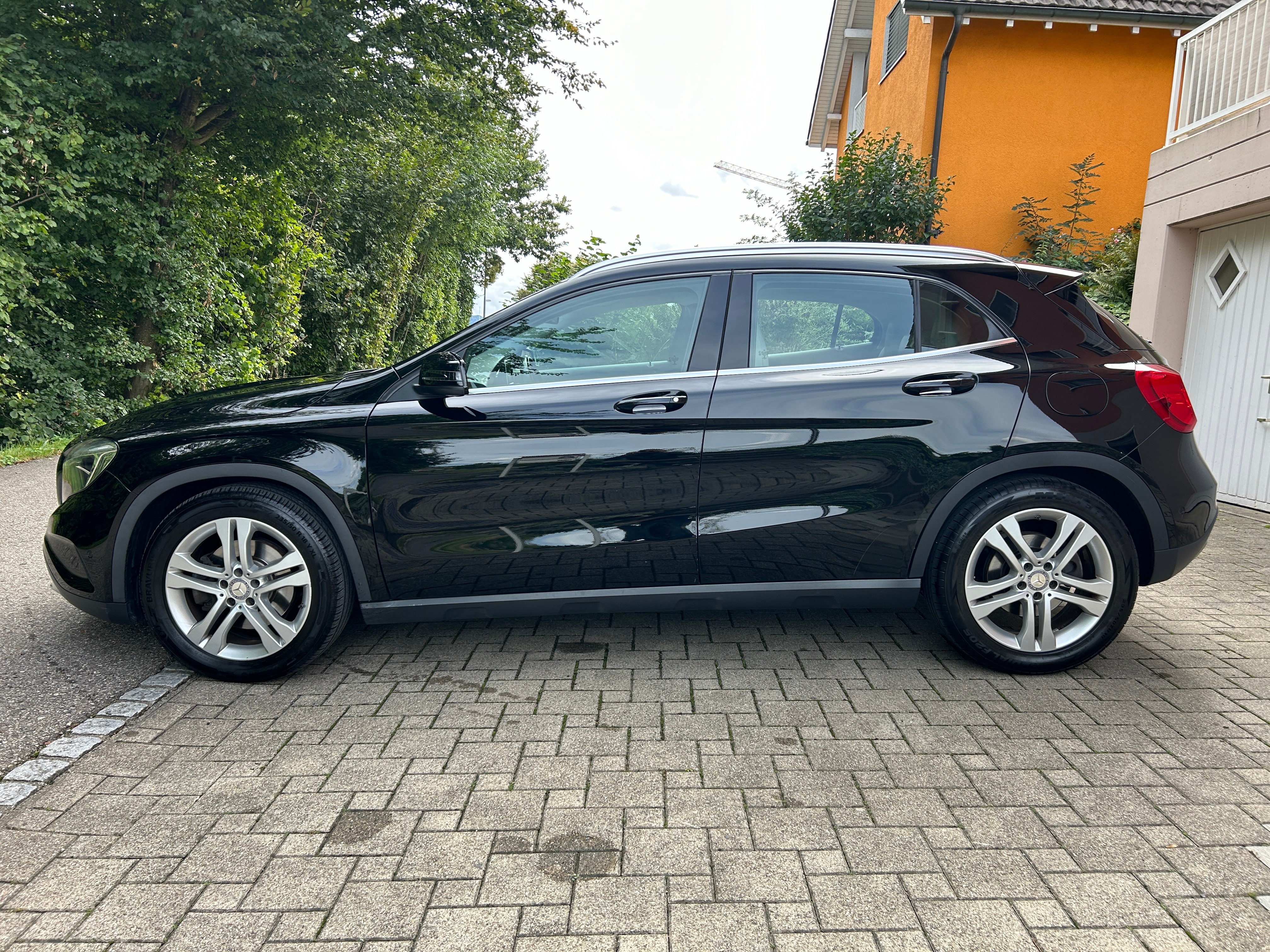 MERCEDES-BENZ GLA 250 4Matic 7G-DCT