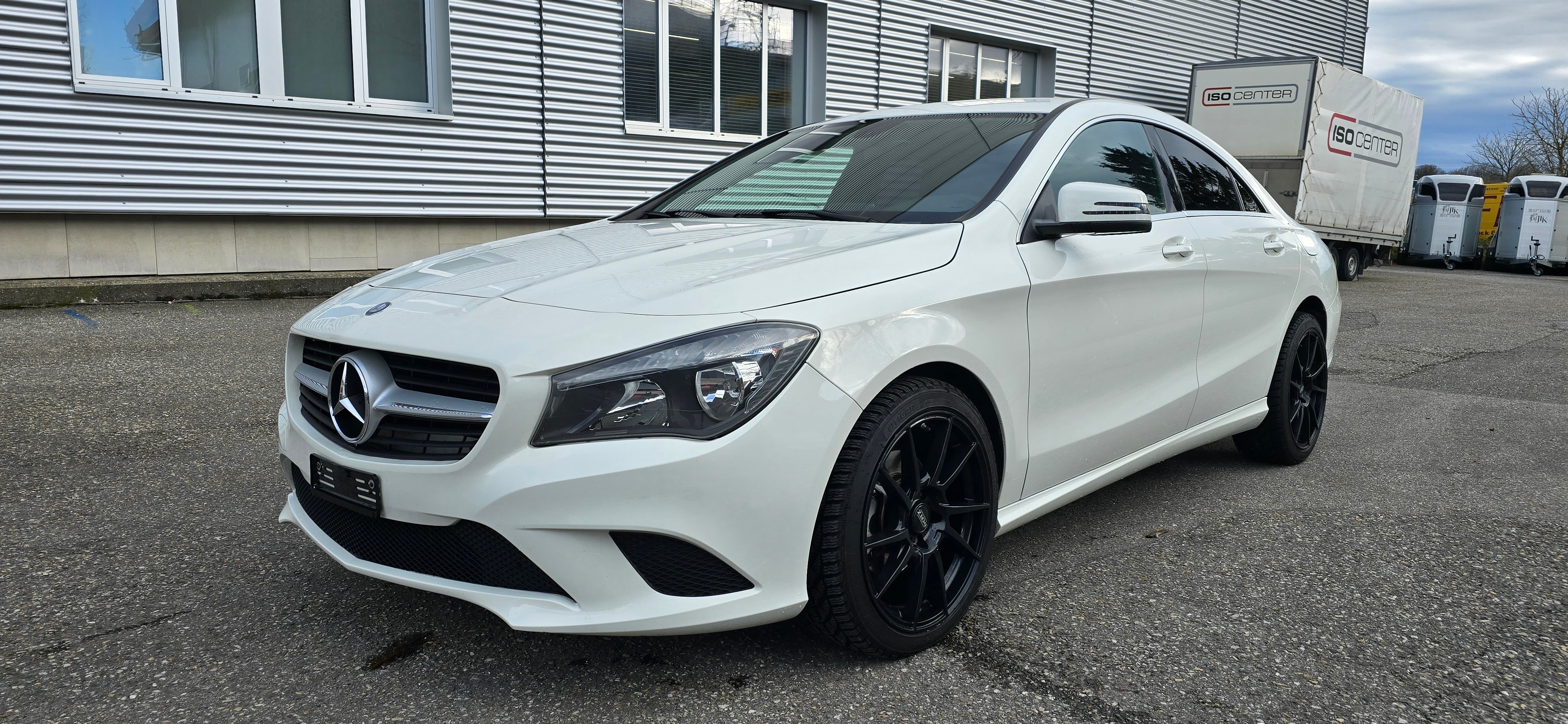 MERCEDES-BENZ CLA 180 7G-DCT