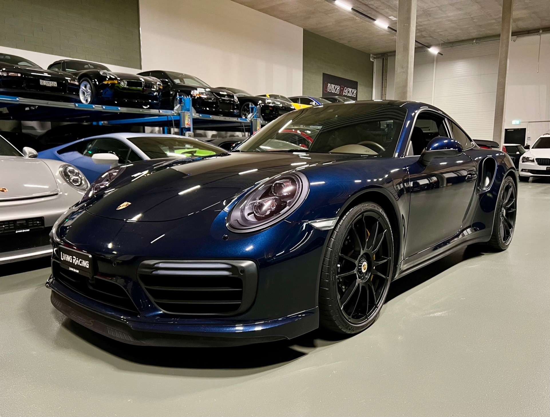 PORSCHE 911 Turbo S PDK