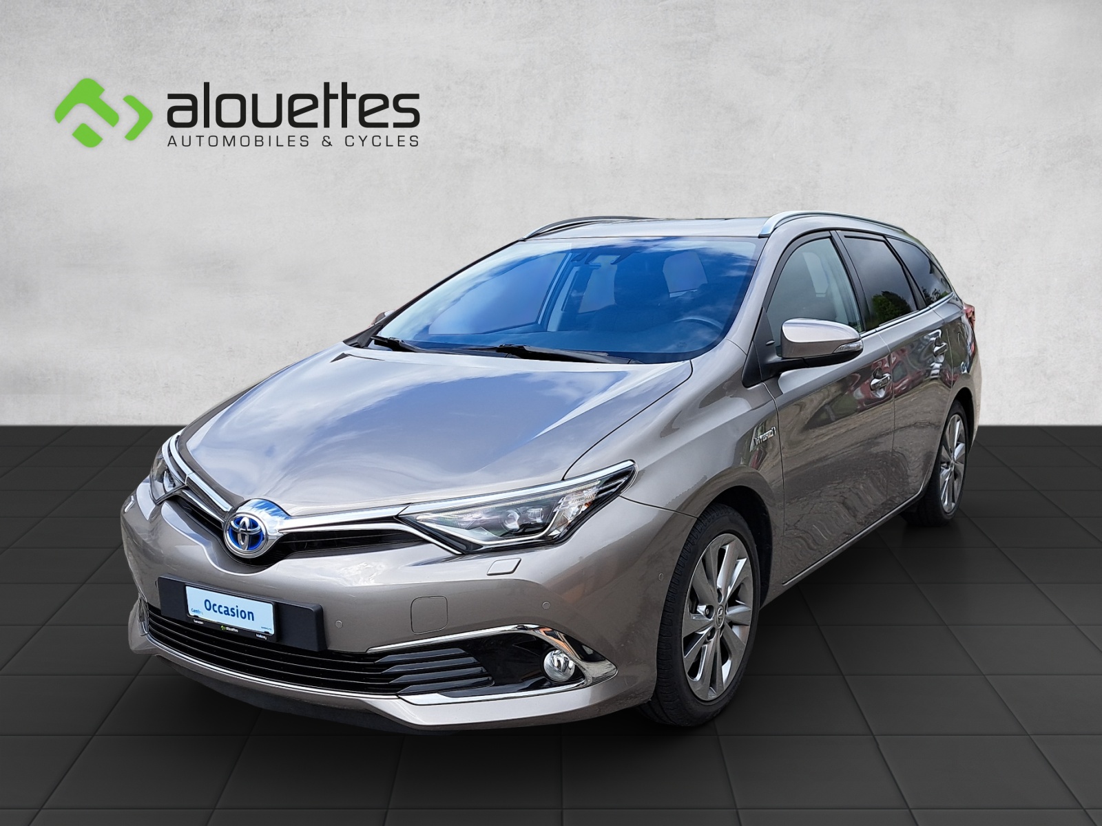 TOYOTA Auris Touring Sports 1.8 HSD Sol e-CVT