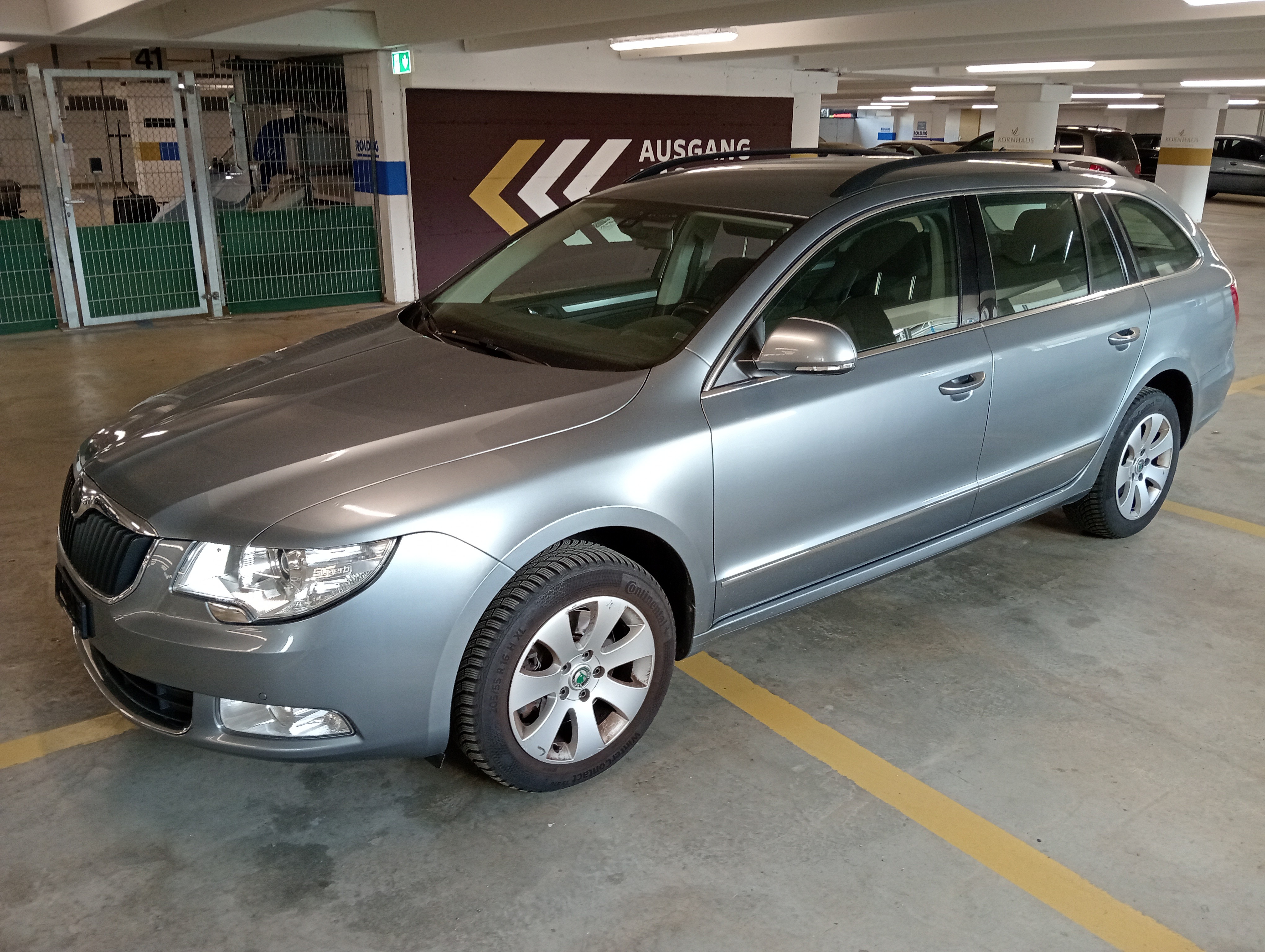 SKODA Superb Combi 2.0 TDi Ambition 4x4 DSG