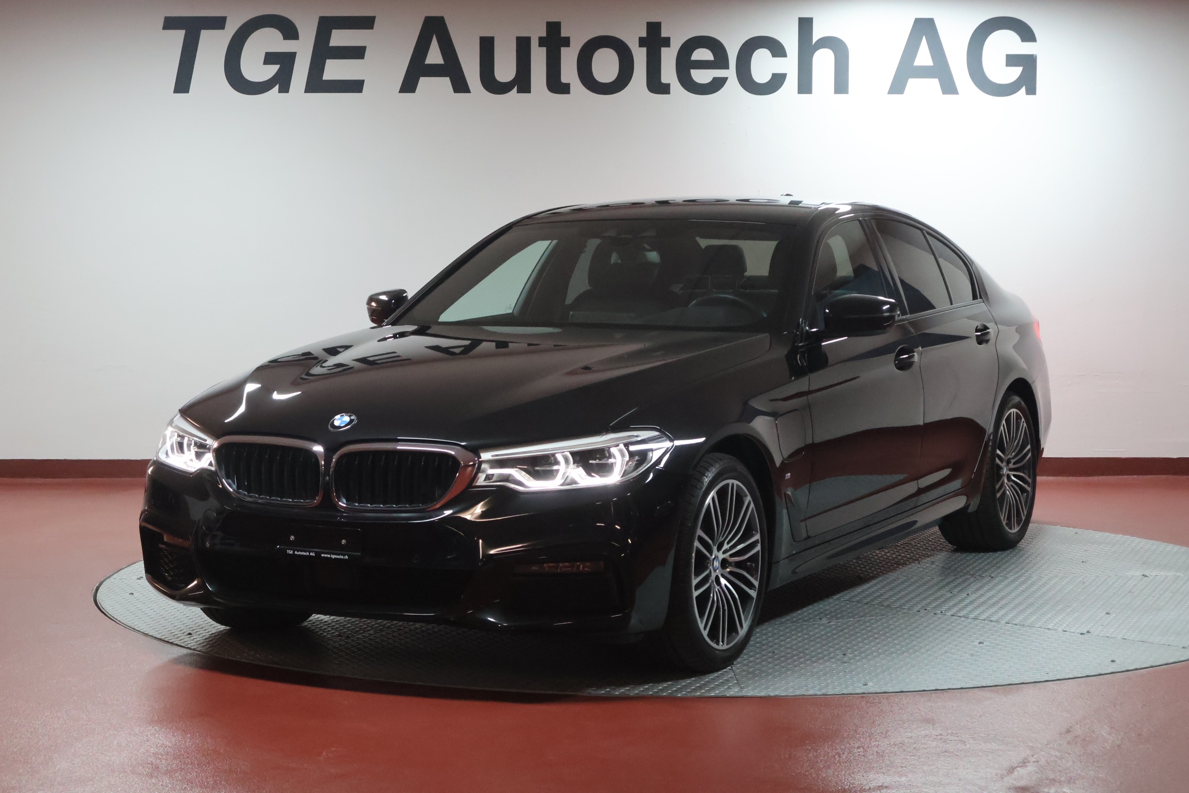 BMW 530e xDrive Pure M Sport Steptronic