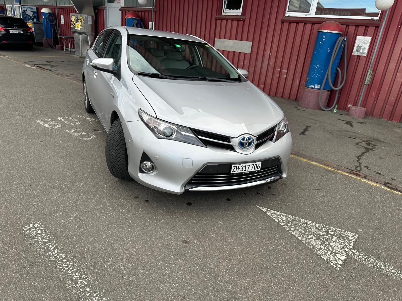 TOYOTA Auris 1.8 16V HSD Linea Sol