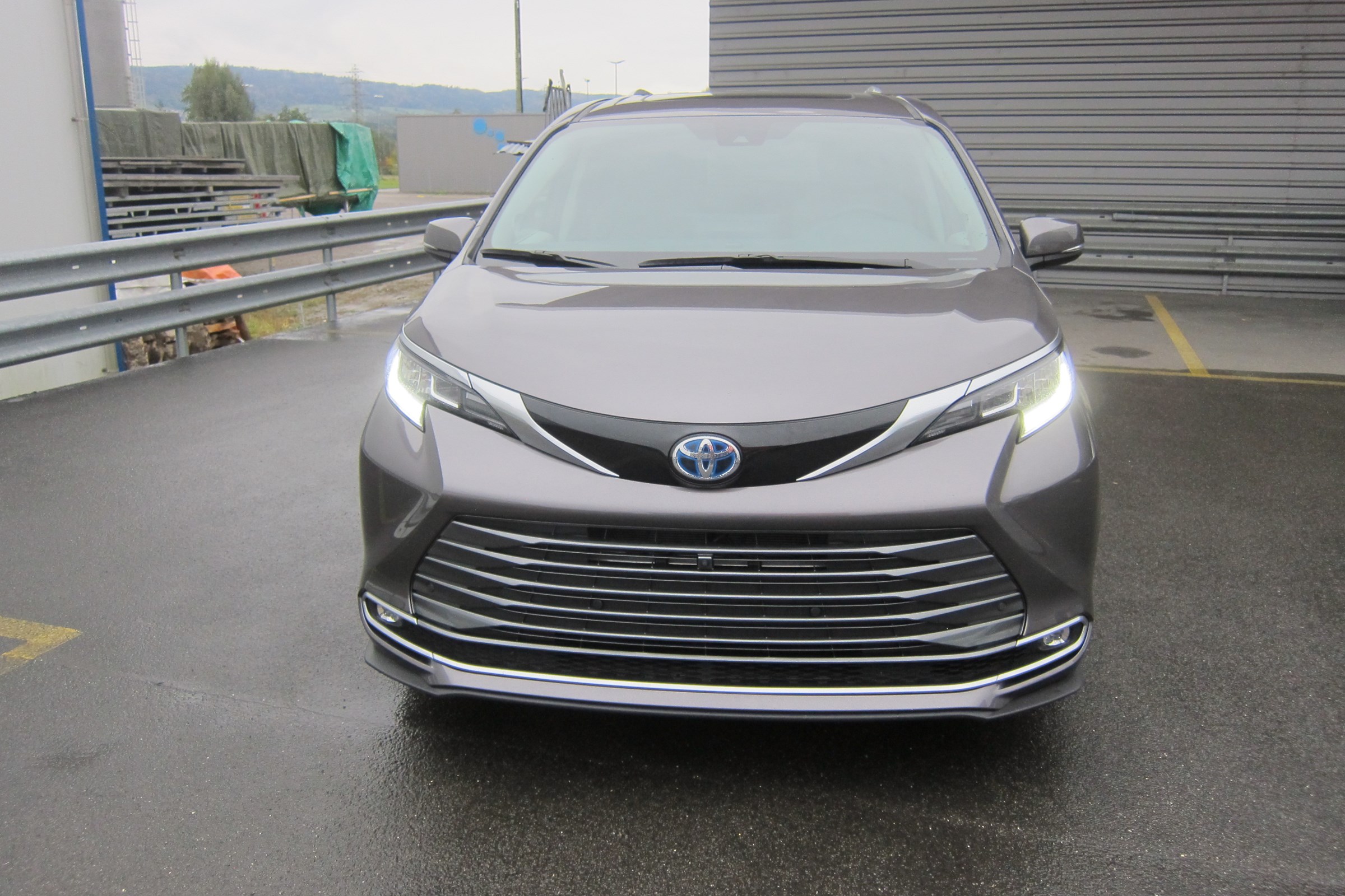 TOYOTA Sienna 2022 HYBRID XLE-PLUS PAKET