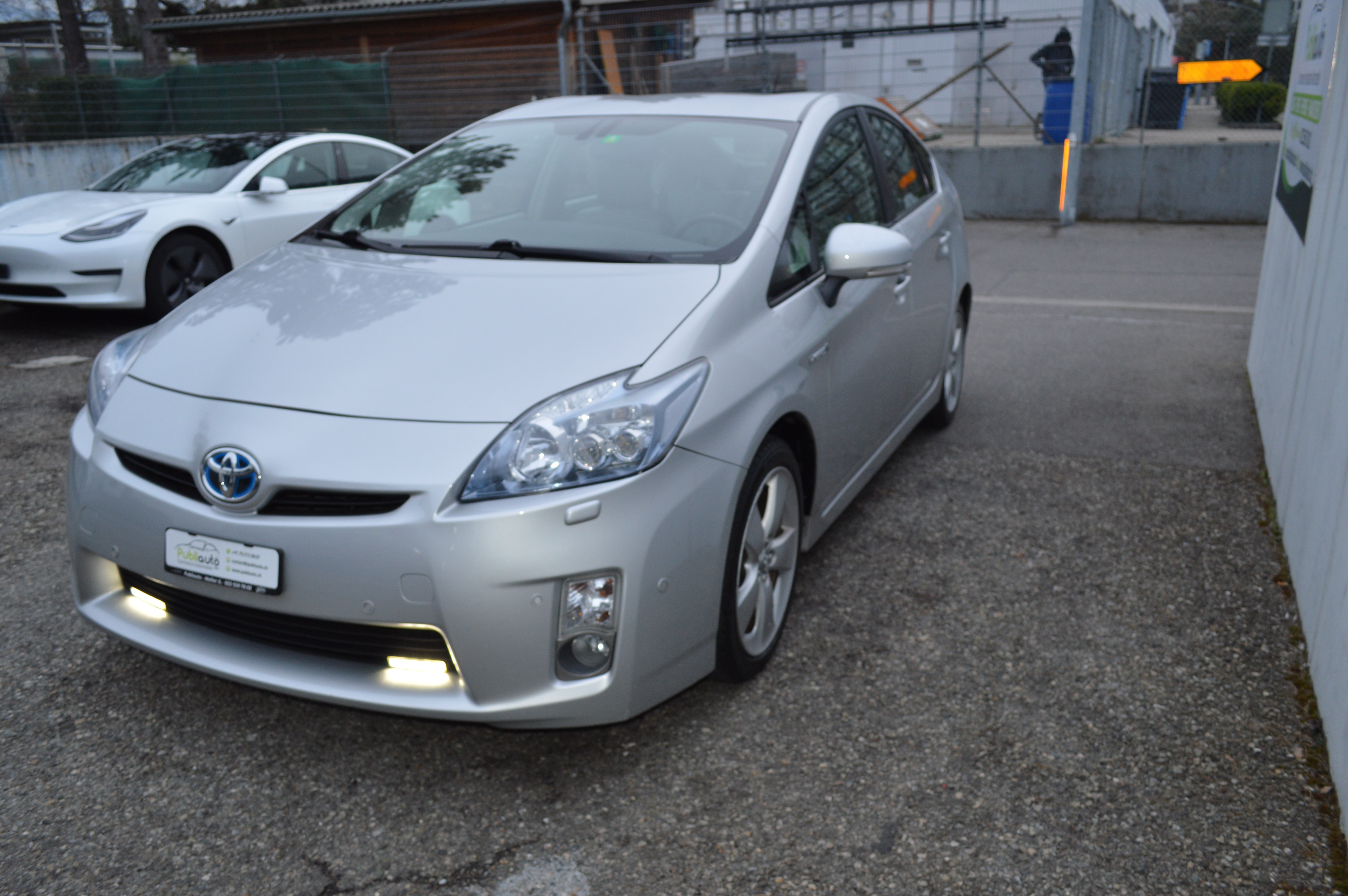 TOYOTA Prius 1.8 16V HSD Sol Premium