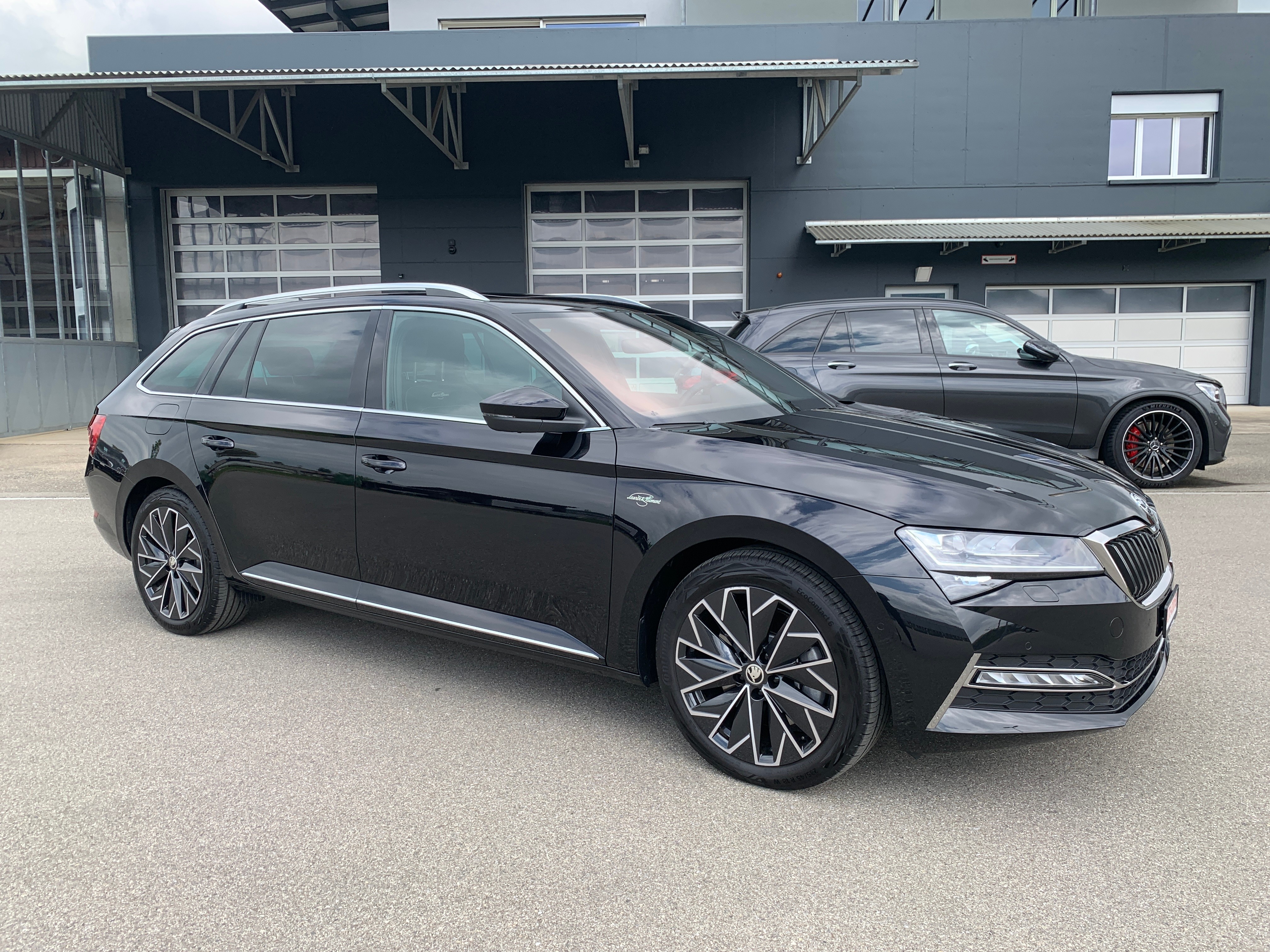 SKODA Superb Combi 2.0 TSI mit mega Ausstattung L&K 4x4 Automat-DSG