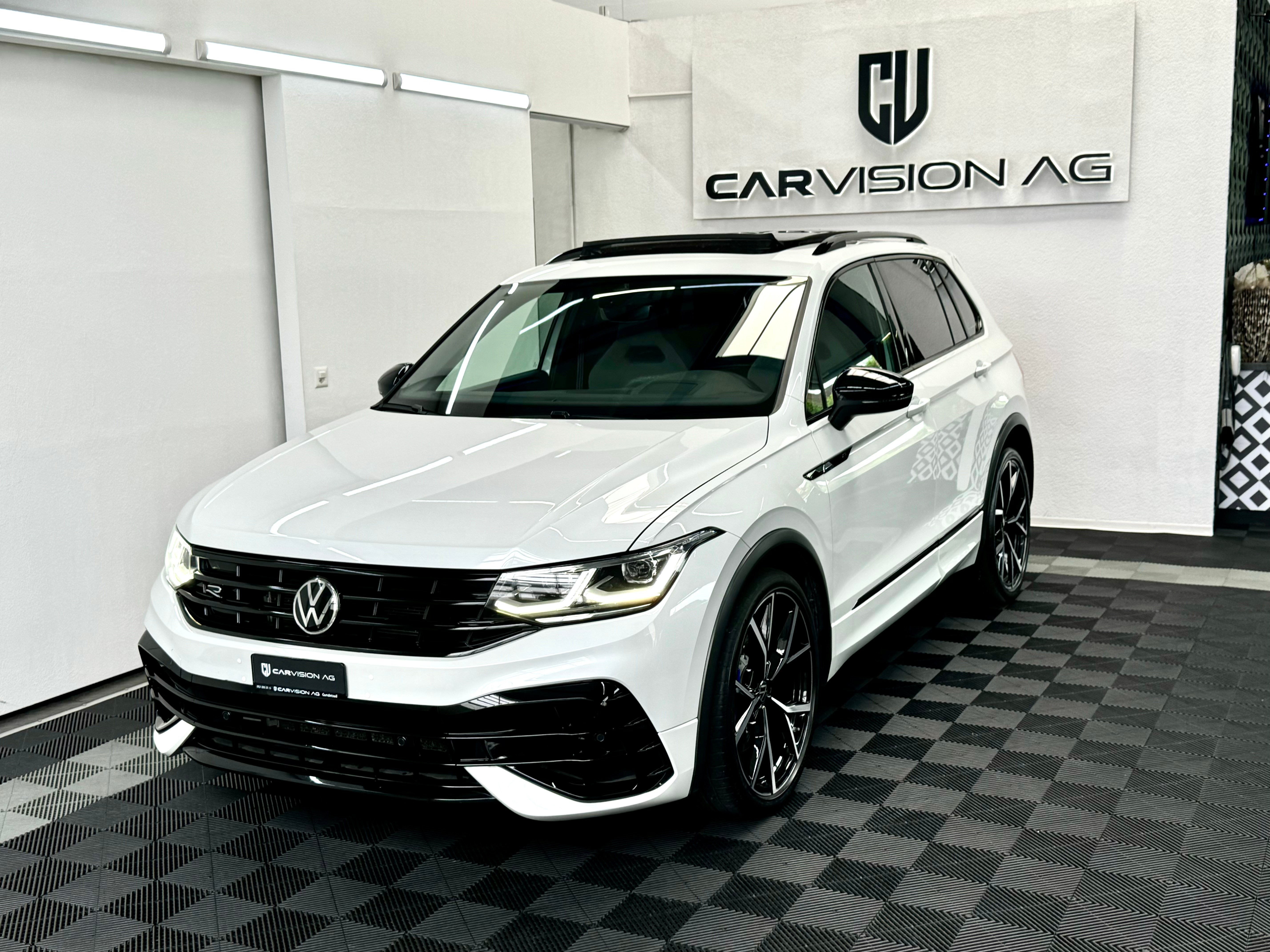 VW Tiguan 2.0TSI R 4Motion DSG * Panorama-Glasdach *